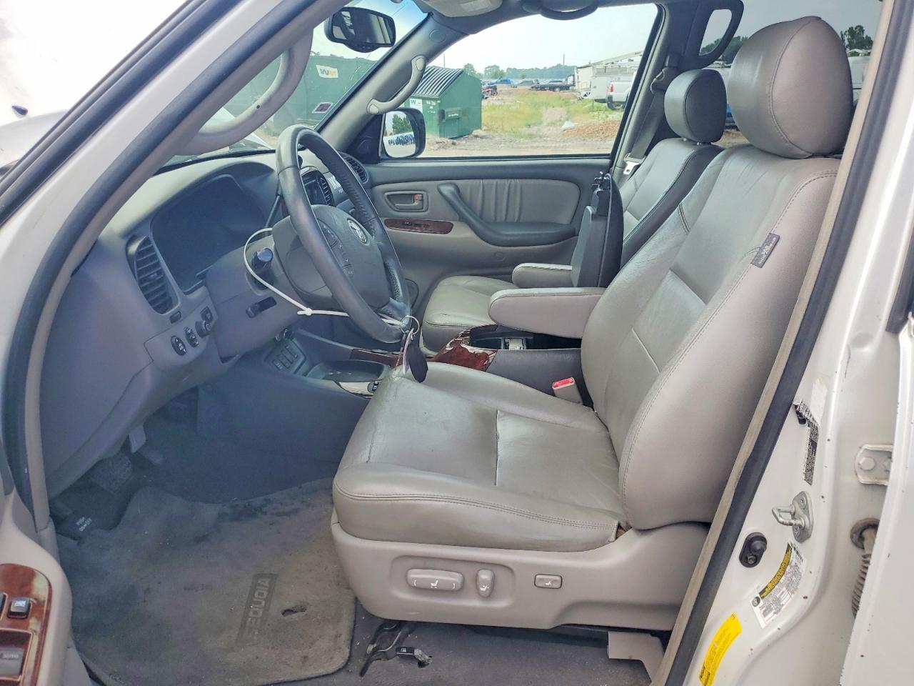 2006 Toyota Sequoia Limited White vin: 5TDBT48A86S264237