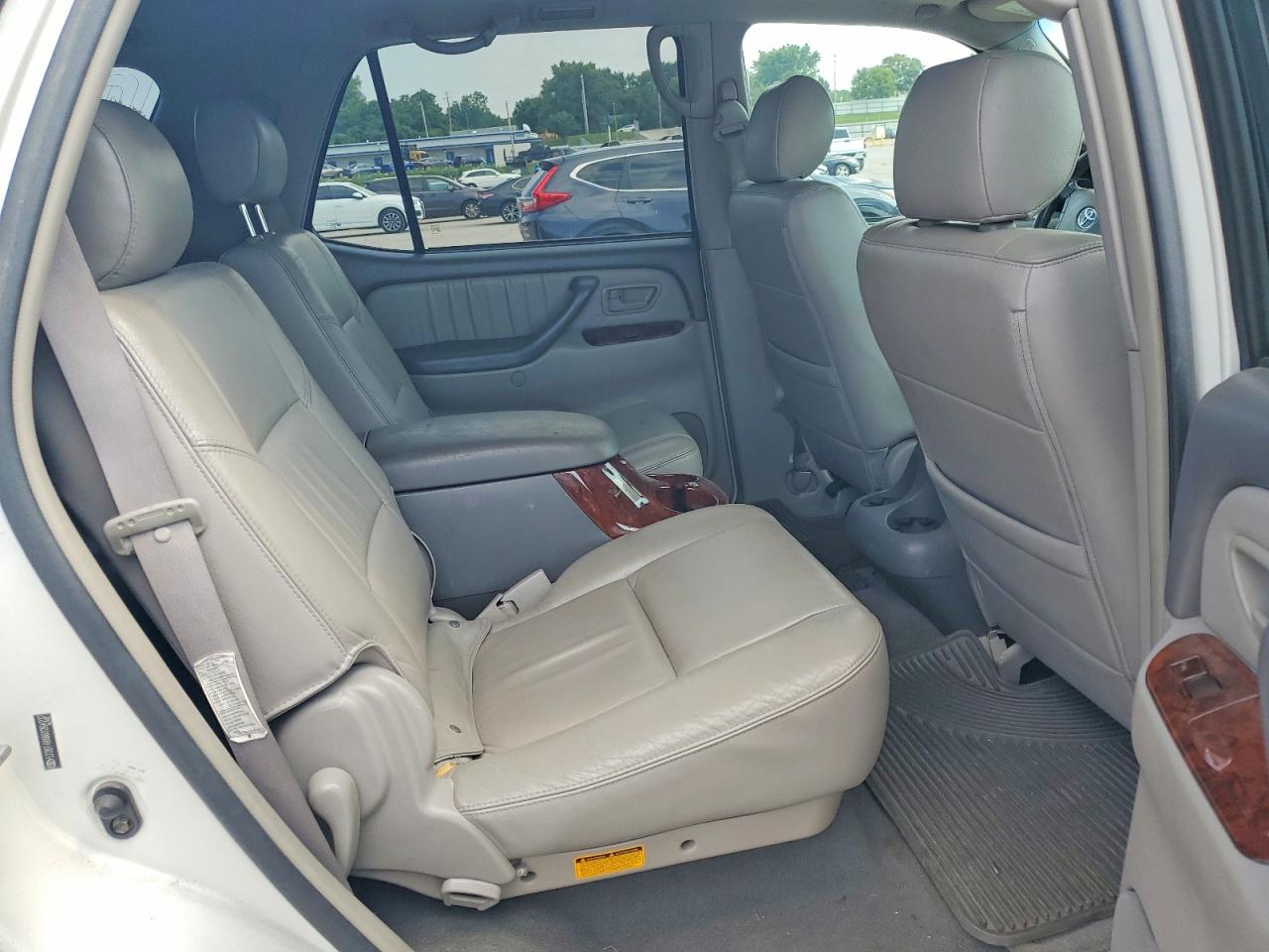 2006 Toyota Sequoia Limited White vin: 5TDBT48A86S264237