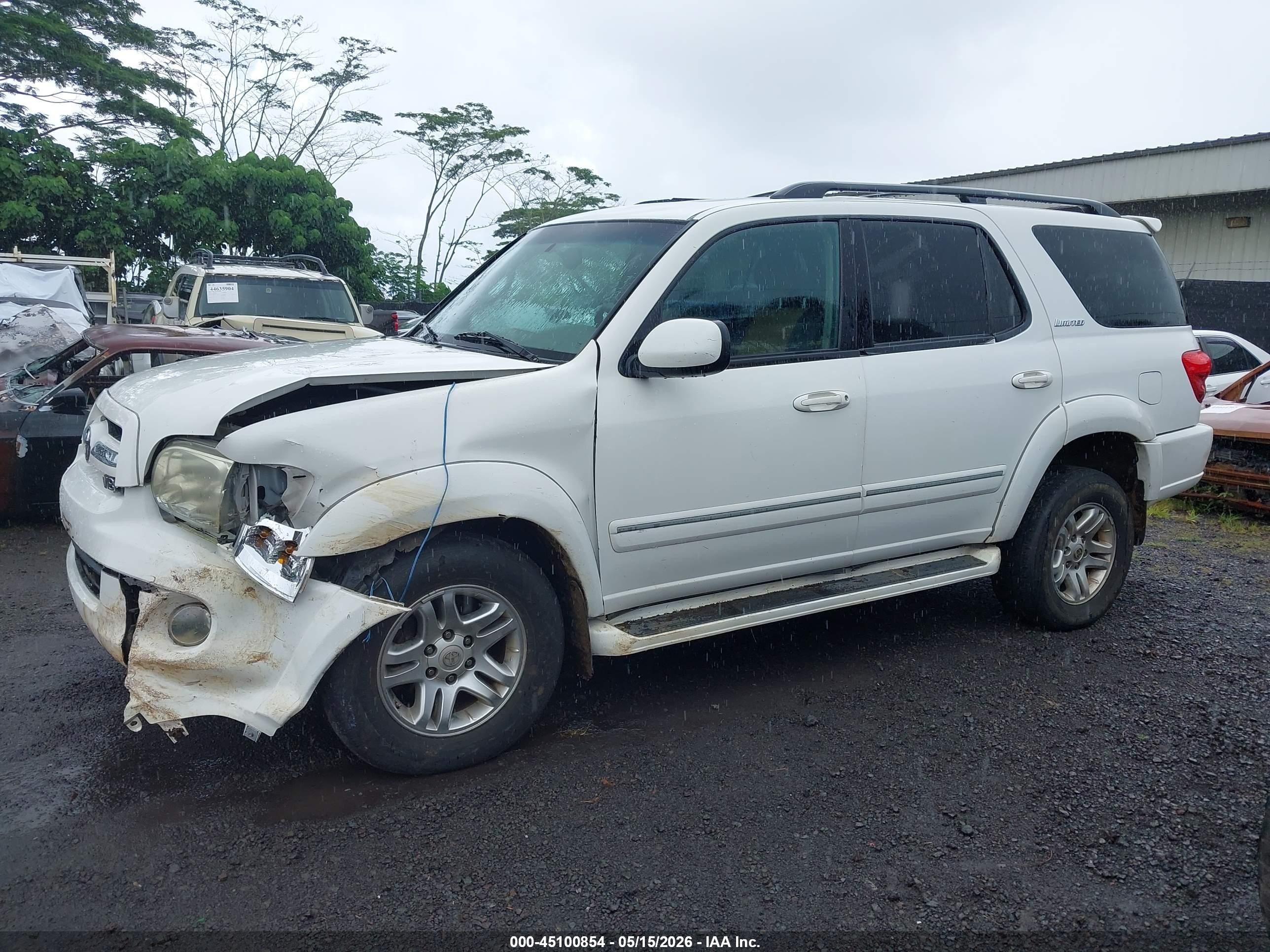 2006 Toyota Sequoia Limited V8 White vin: 5TDBT48A86S276596