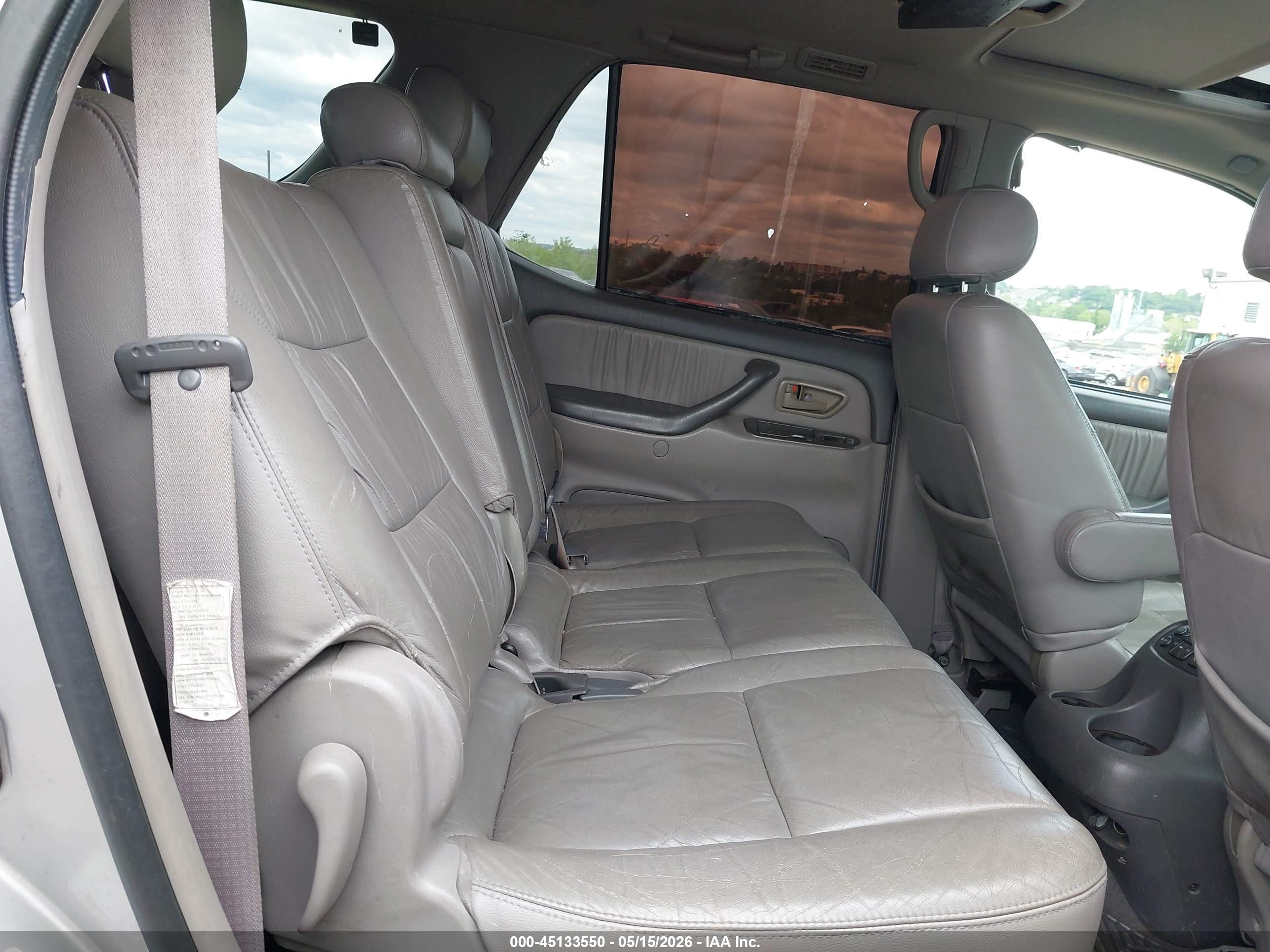 2001 Toyota Sequoia Limited V8 Silver vin: 5TDBT48A91S009122
