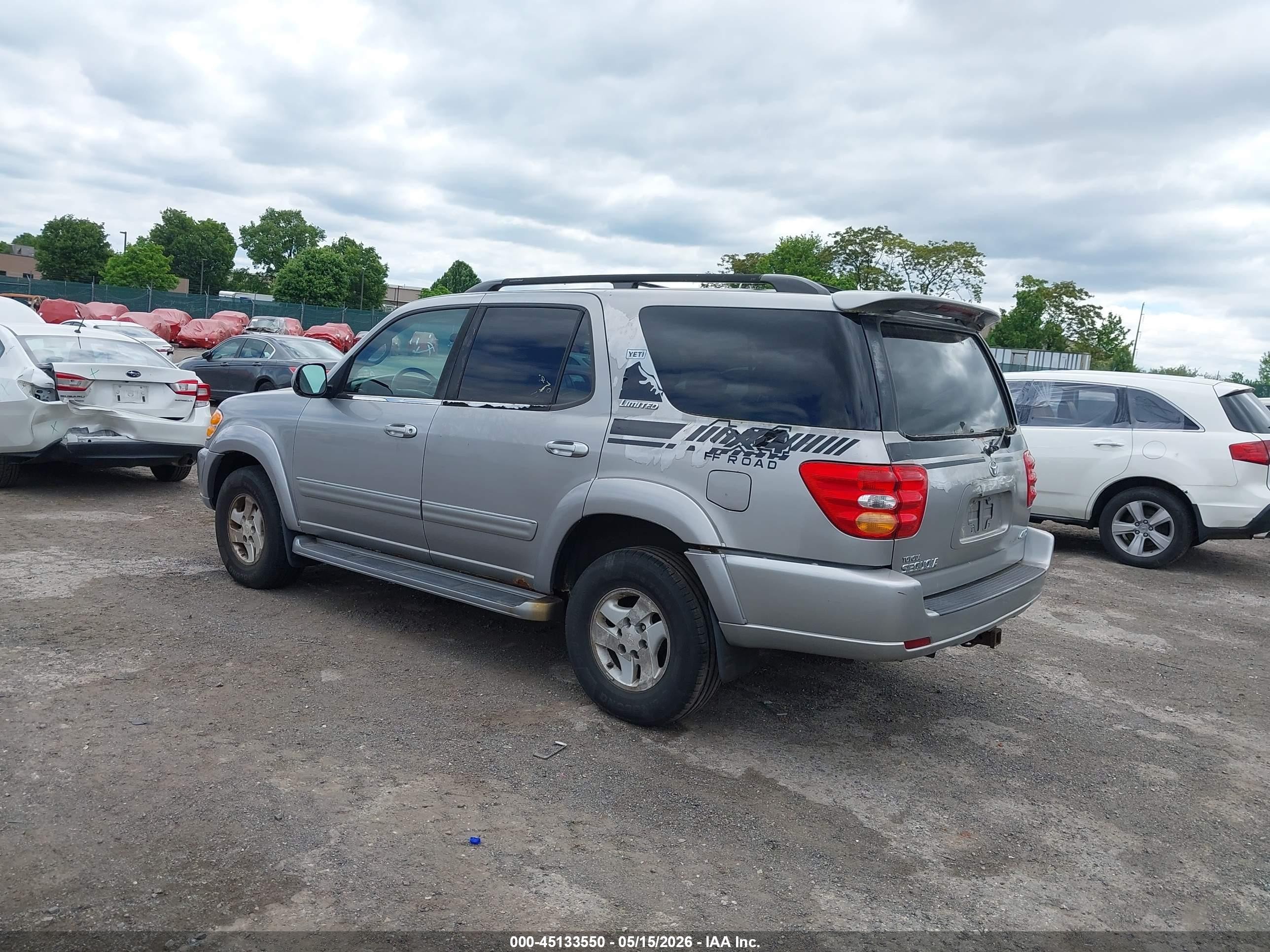 2001 Toyota Sequoia Limited V8 Silver vin: 5TDBT48A91S009122