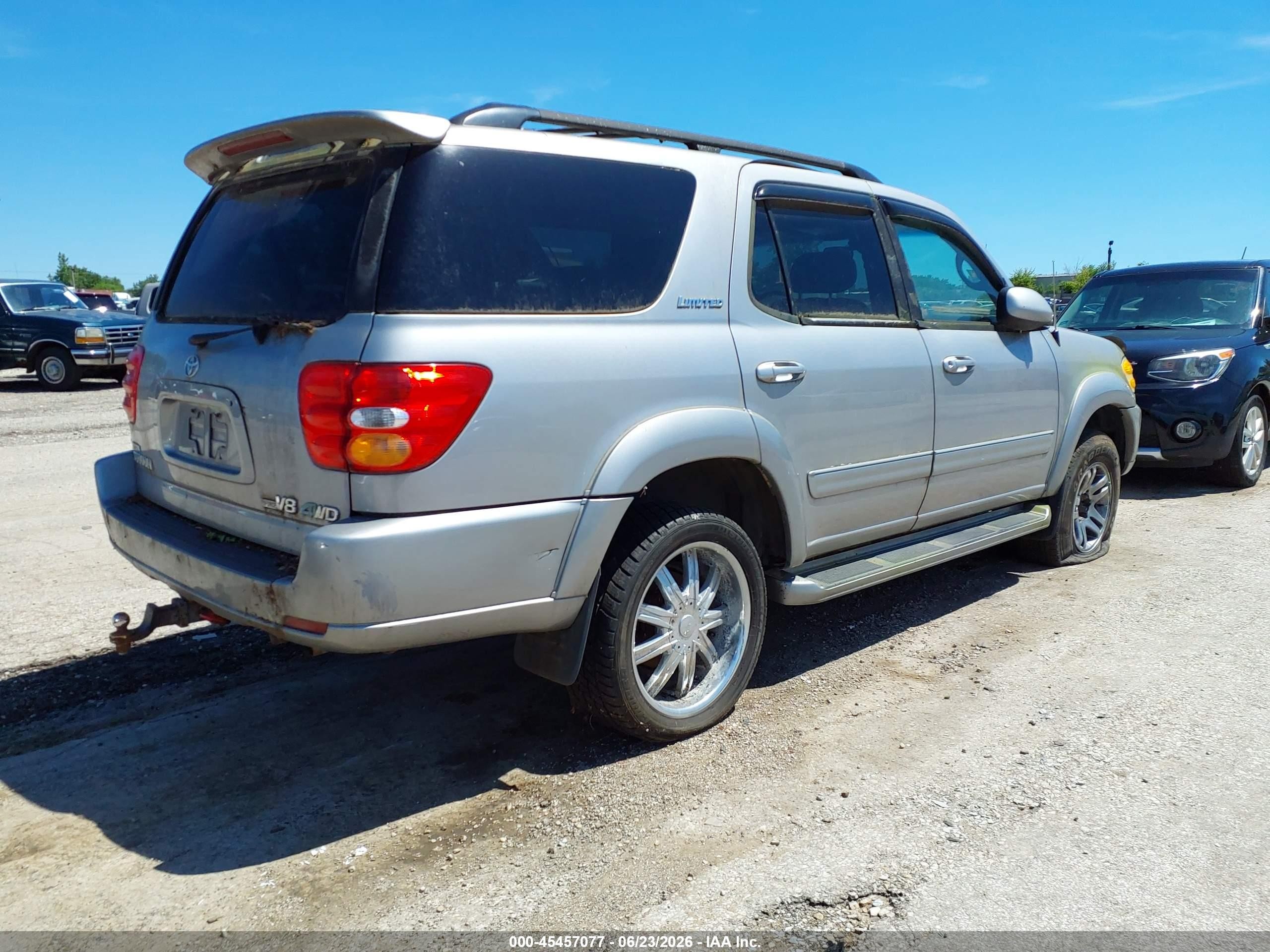 2002 Toyota Sequoia Limited V8 Серебряный vin: 5TDBT48A92S076580