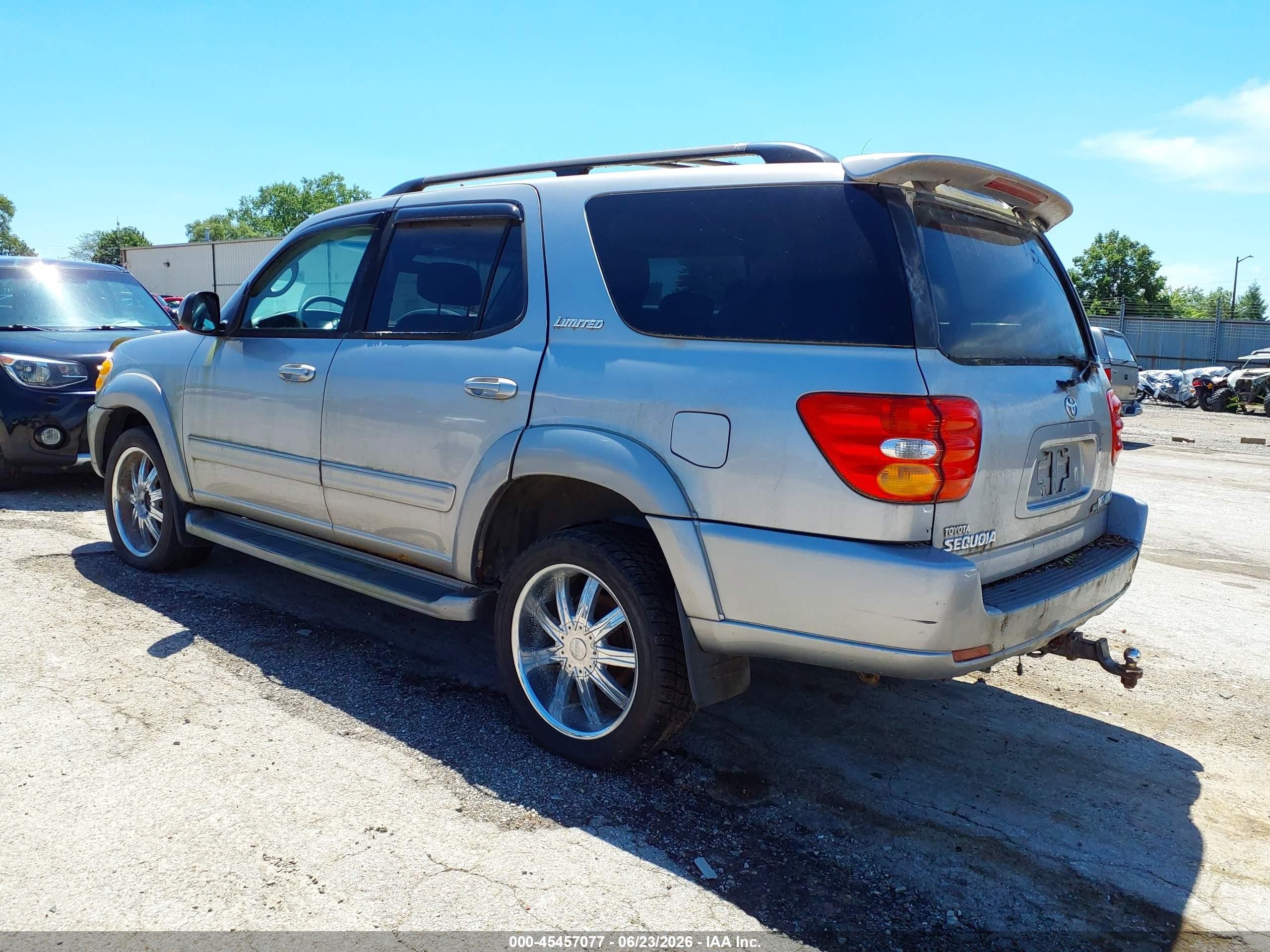 2002 Toyota Sequoia Limited V8 Серебряный vin: 5TDBT48A92S076580