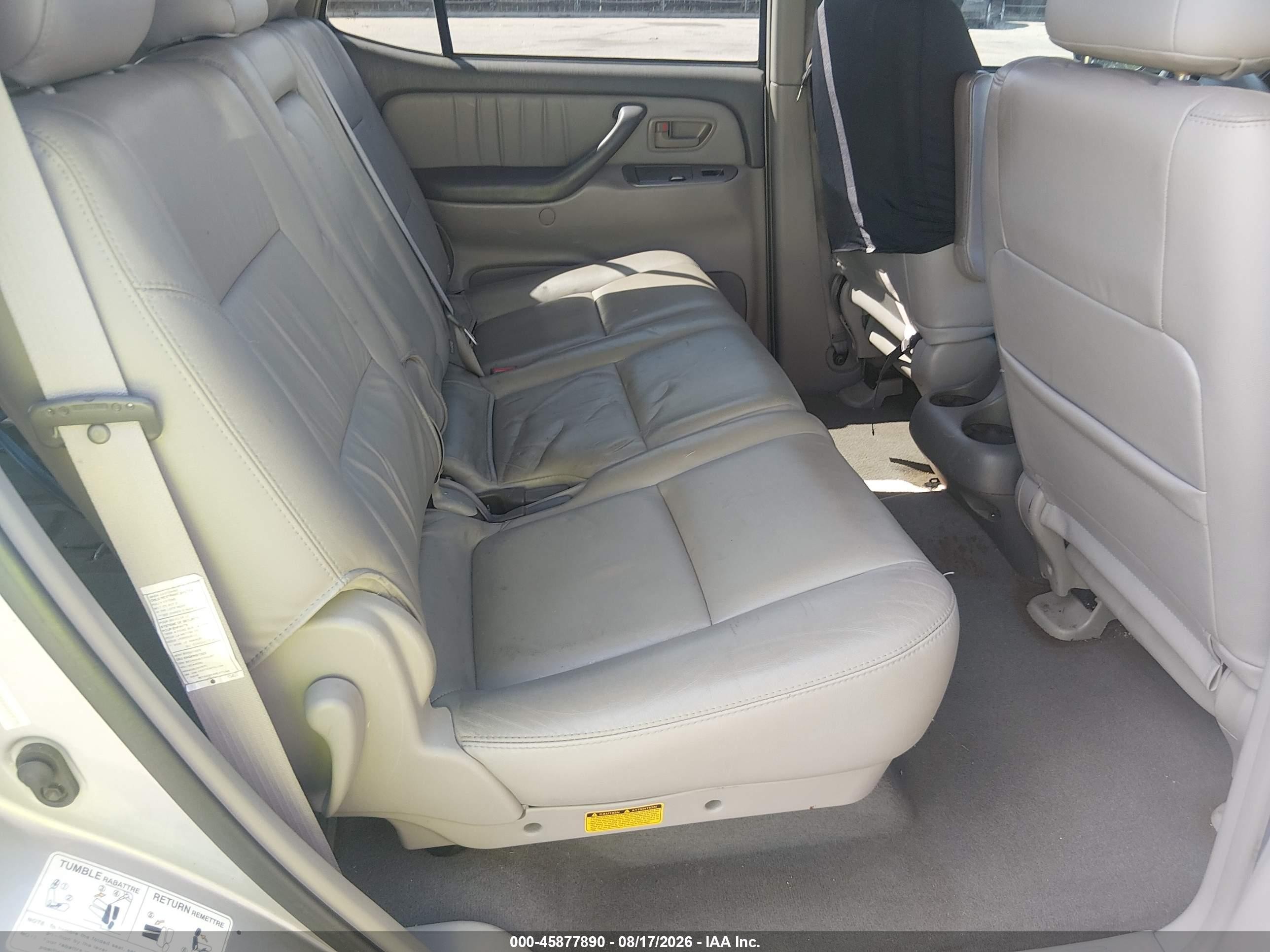 2002 Toyota Sequoia Limited V8 Серебряный vin: 5TDBT48A92S089975