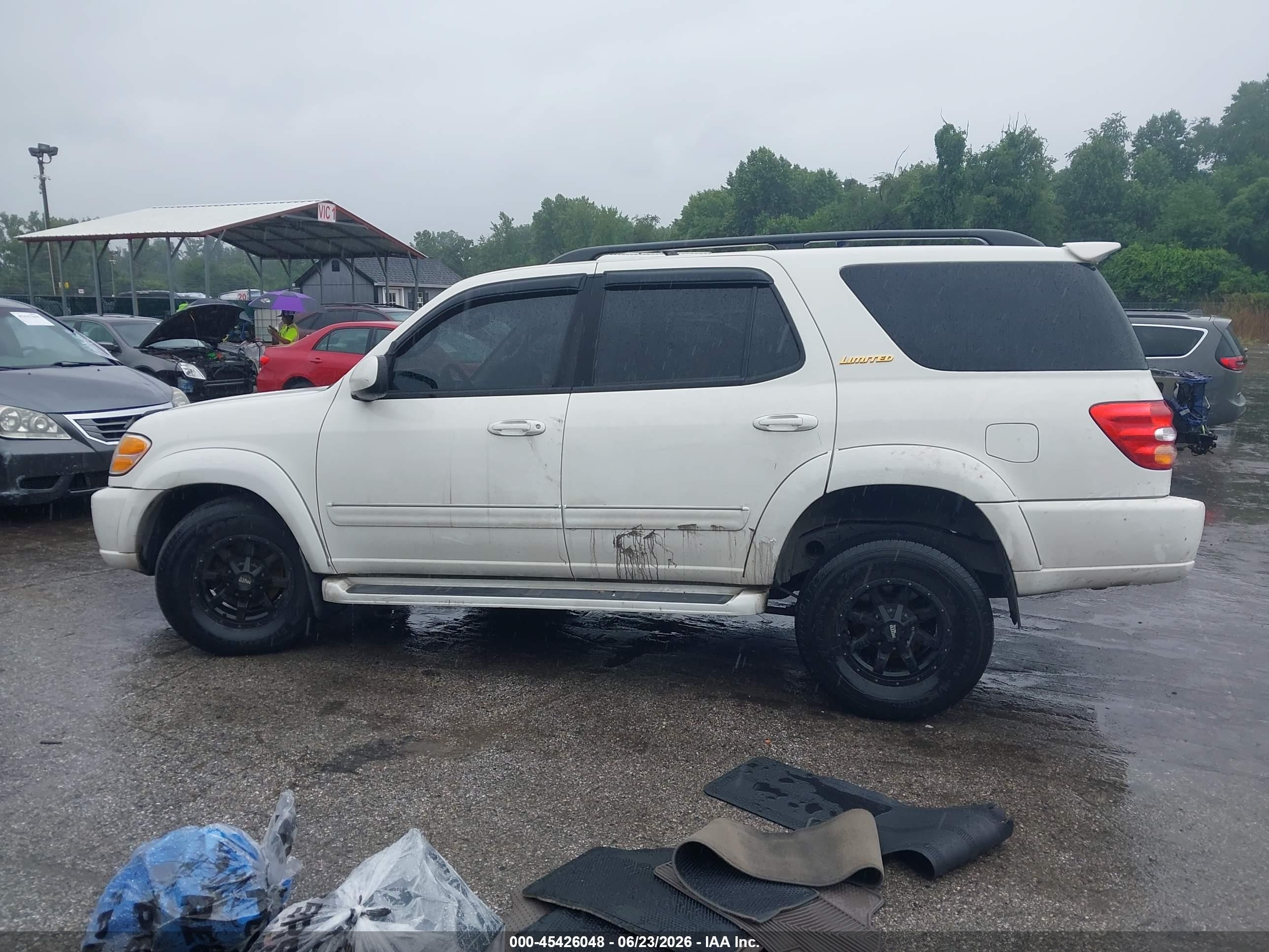 2002 Toyota Sequoia Limited V8 White vin: 5TDBT48A92S115877