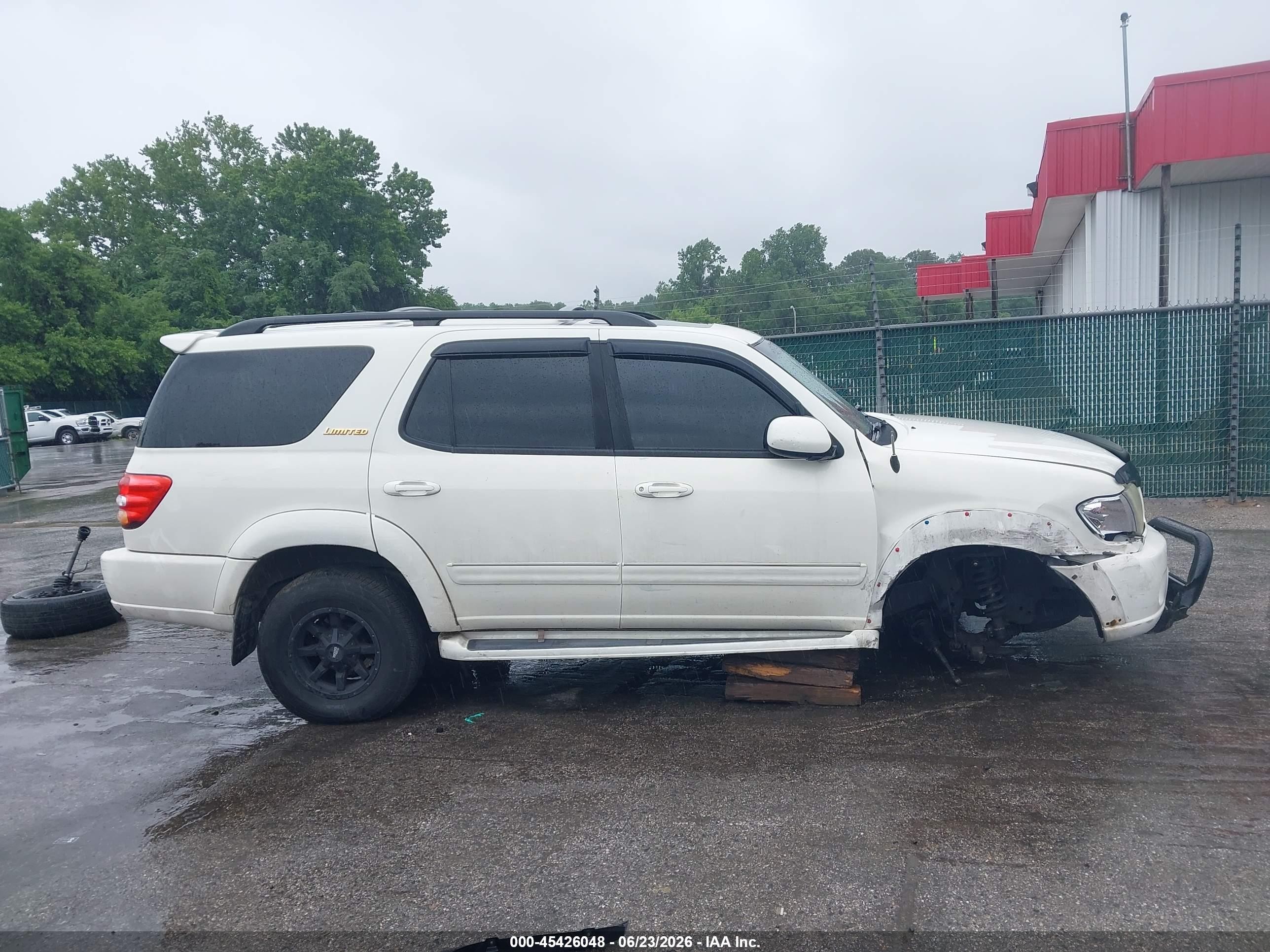 2002 Toyota Sequoia Limited V8 White vin: 5TDBT48A92S115877