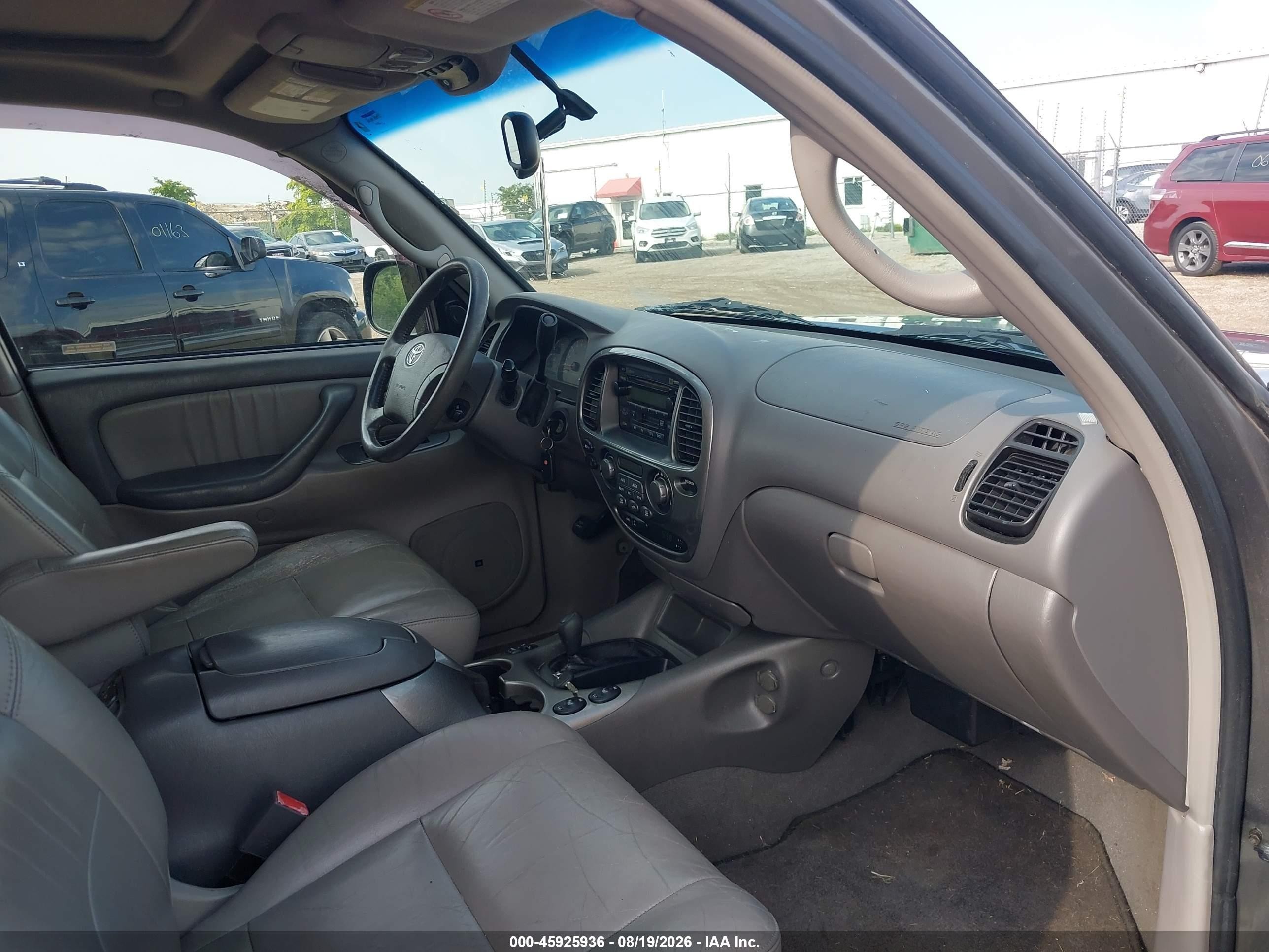 2003 Toyota Sequoia Limited V8 Серый vin: 5TDBT48A93S179113