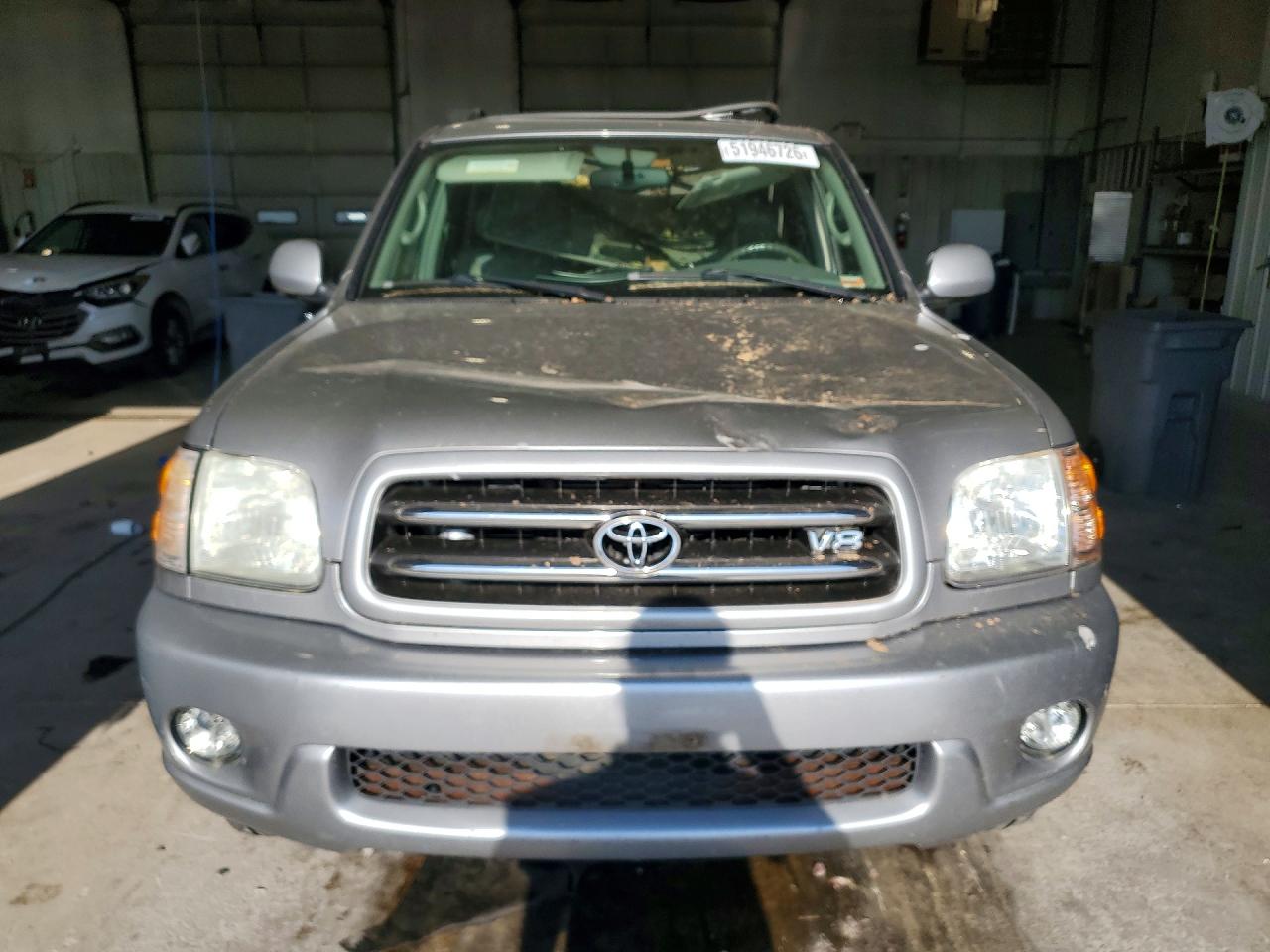 2004 Toyota Sequoia Limited Silver vin: 5TDBT48A94S207896