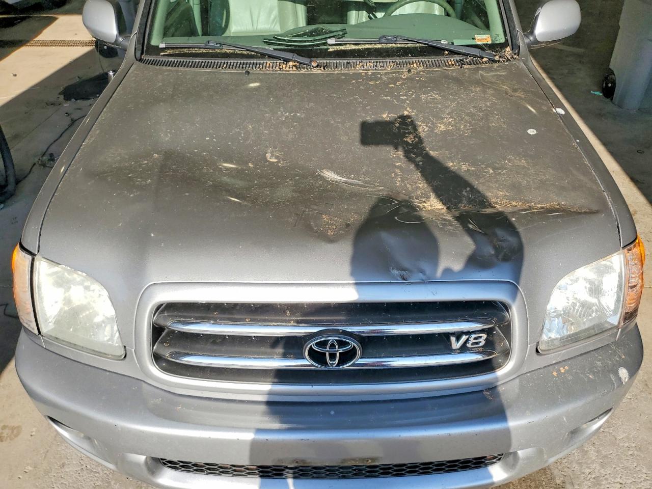 2004 Toyota Sequoia Limited Silver vin: 5TDBT48A94S207896