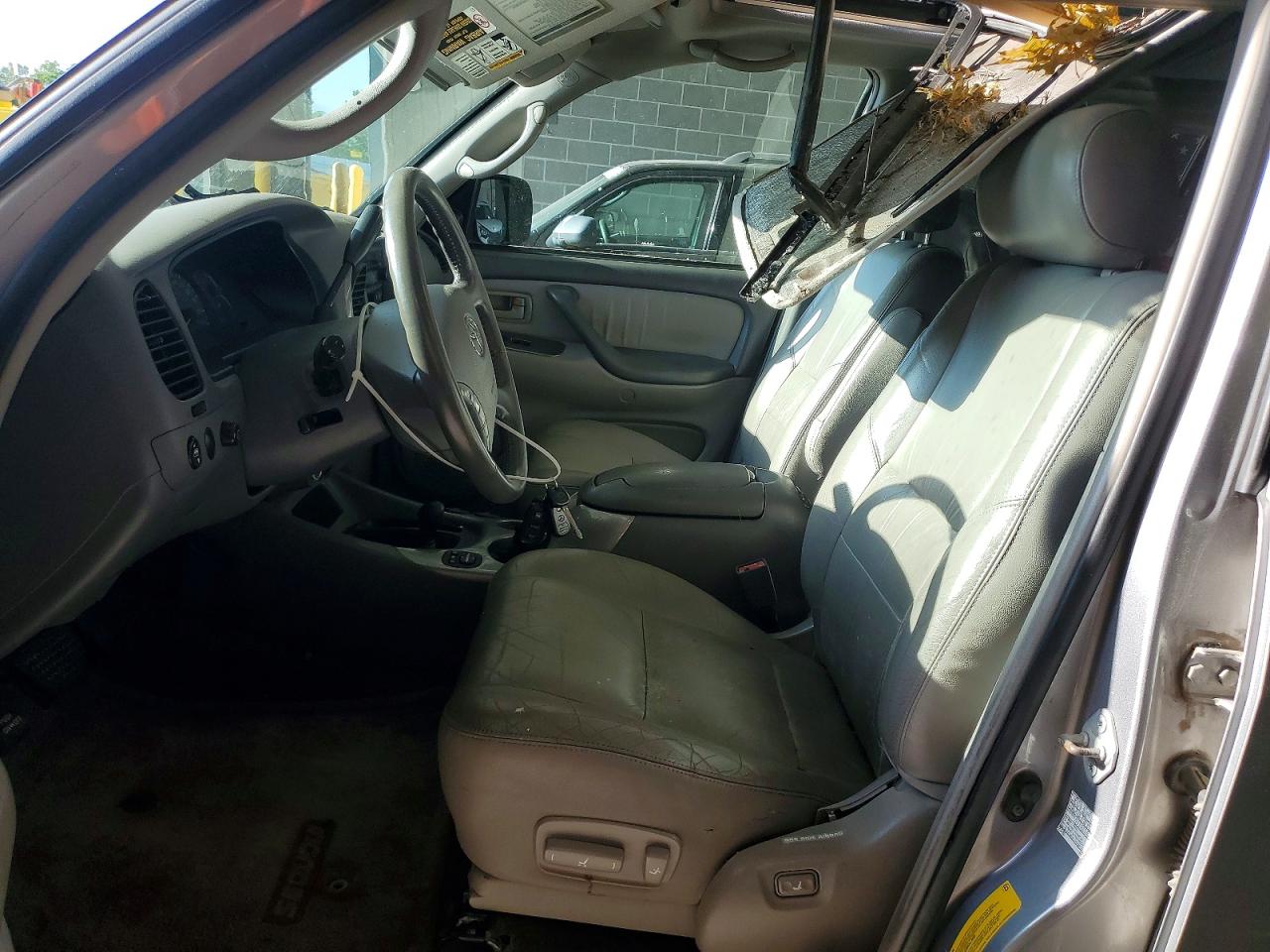 2004 Toyota Sequoia Limited Silver vin: 5TDBT48A94S207896