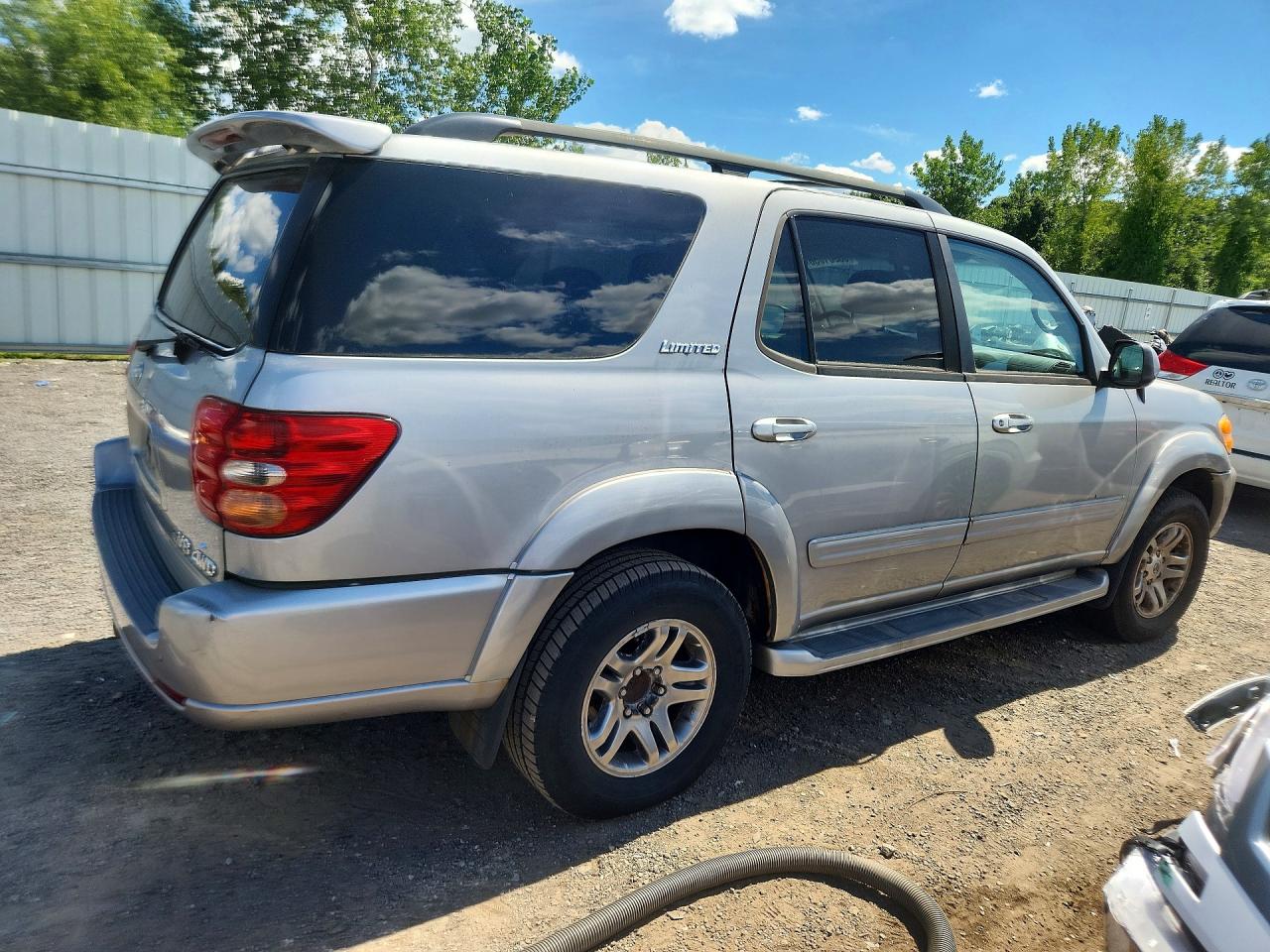 2004 Toyota Sequoia Limited Silver vin: 5TDBT48A94S220390