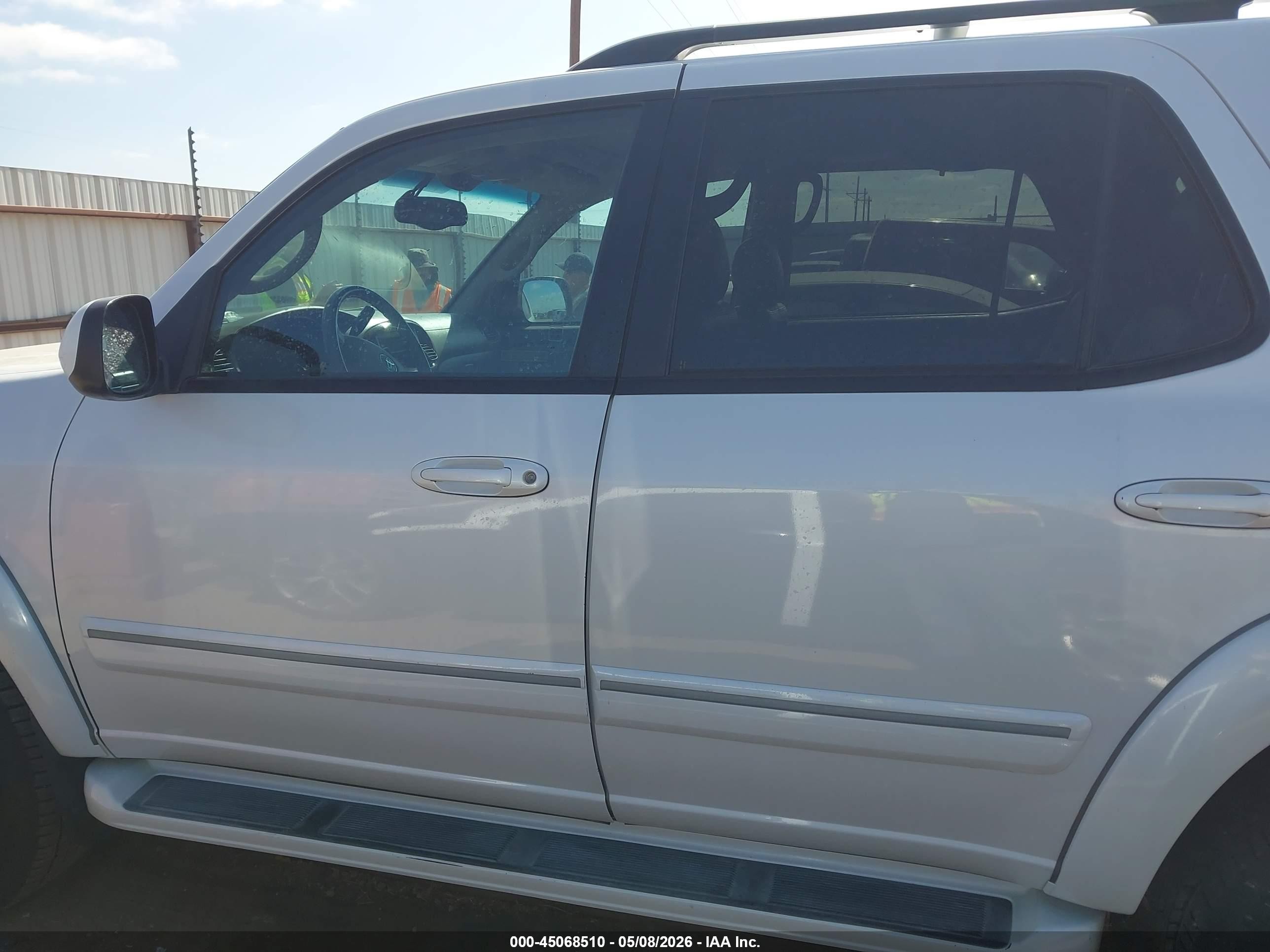 2006 Toyota Sequoia Limited V8 Белый vin: 5TDBT48A96S268197