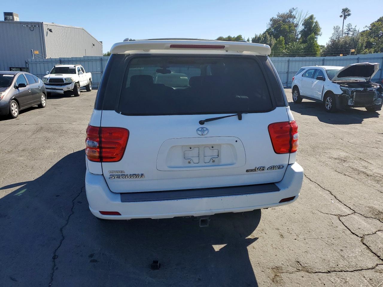 2002 Toyota Sequoia Limited White vin: 5TDBT48AX2S075082