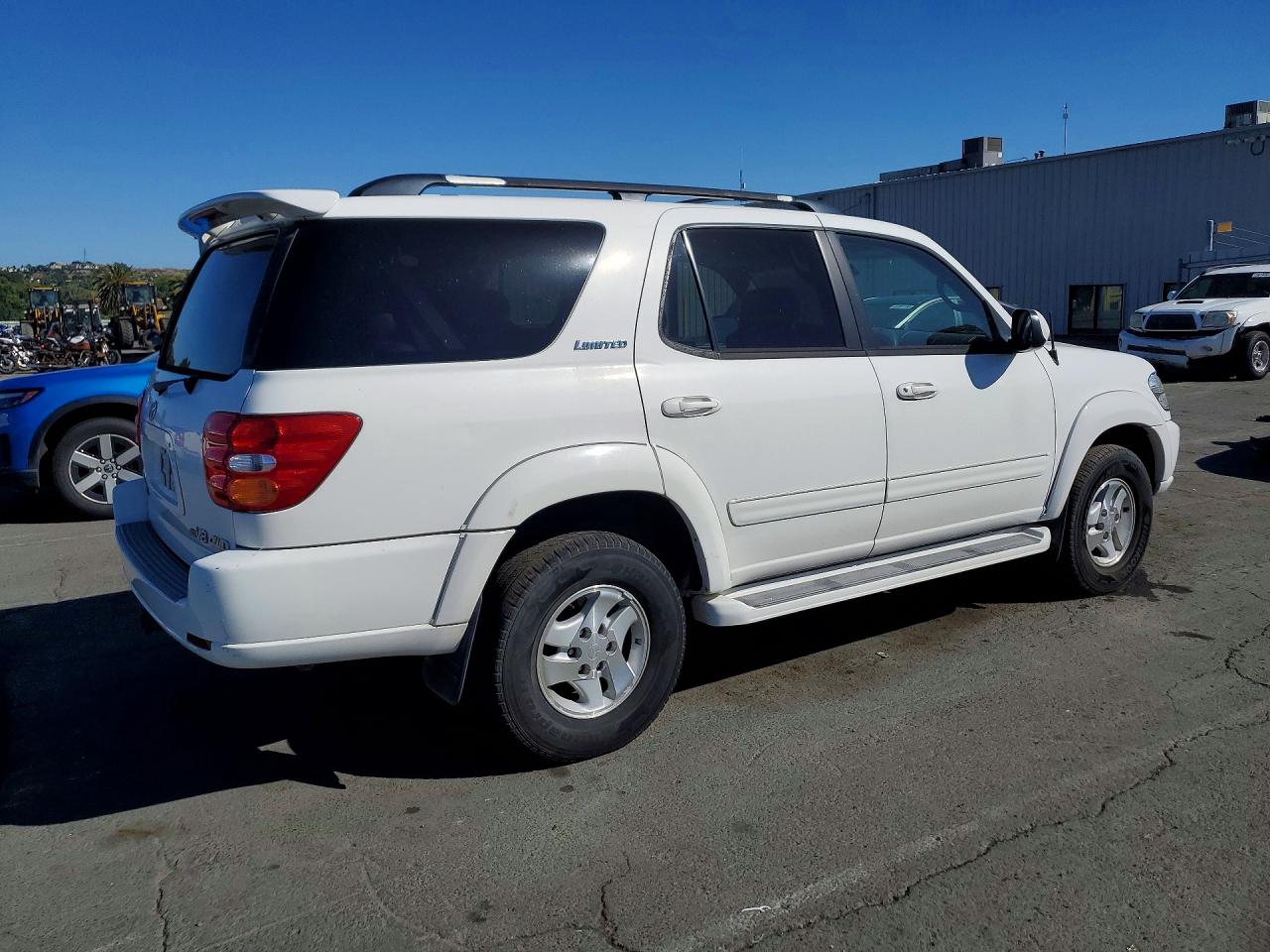 2002 Toyota Sequoia Limited White vin: 5TDBT48AX2S075082