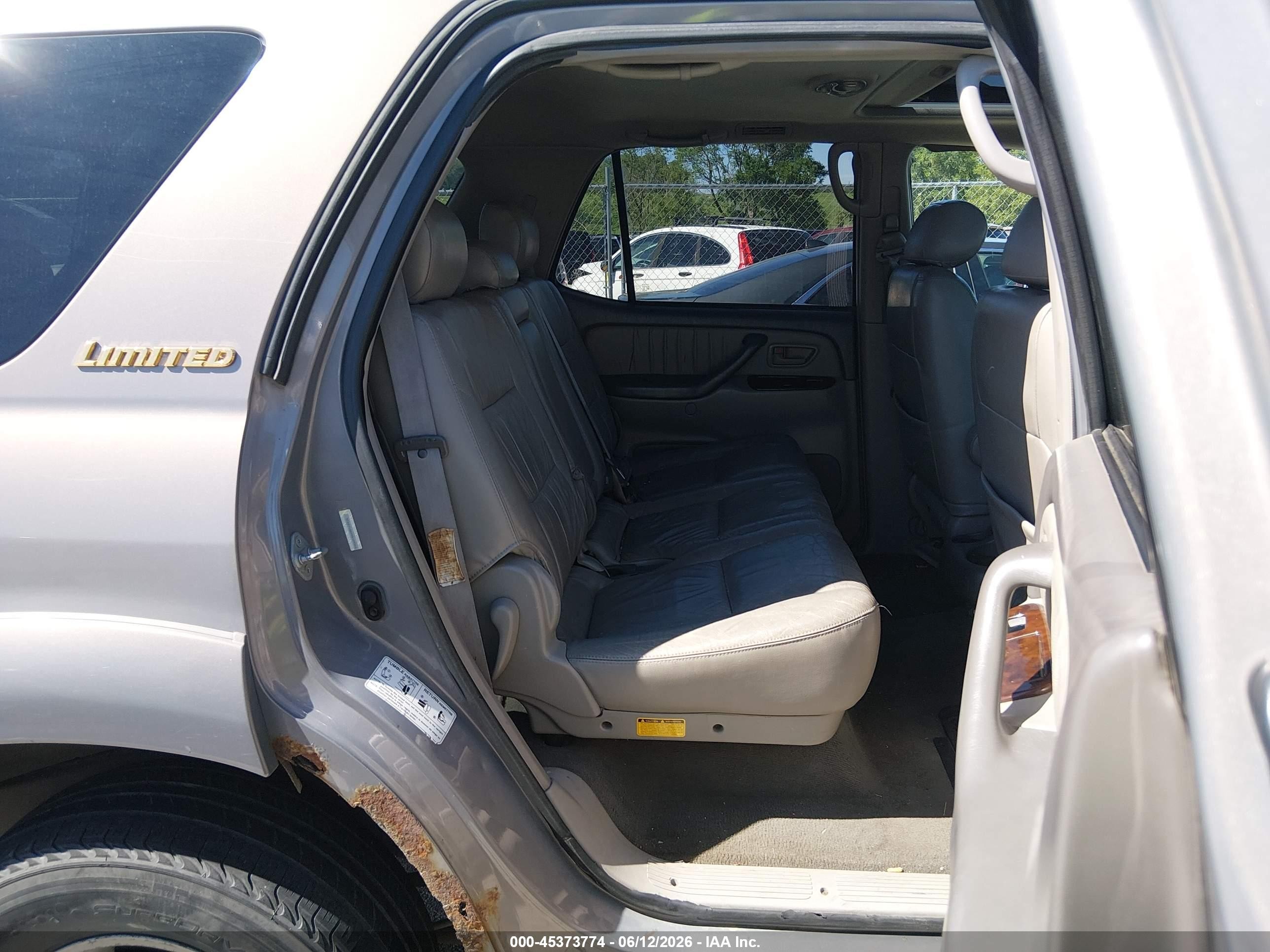 2002 Toyota Sequoia Limited V8 Gold vin: 5TDBT48AX2S109344