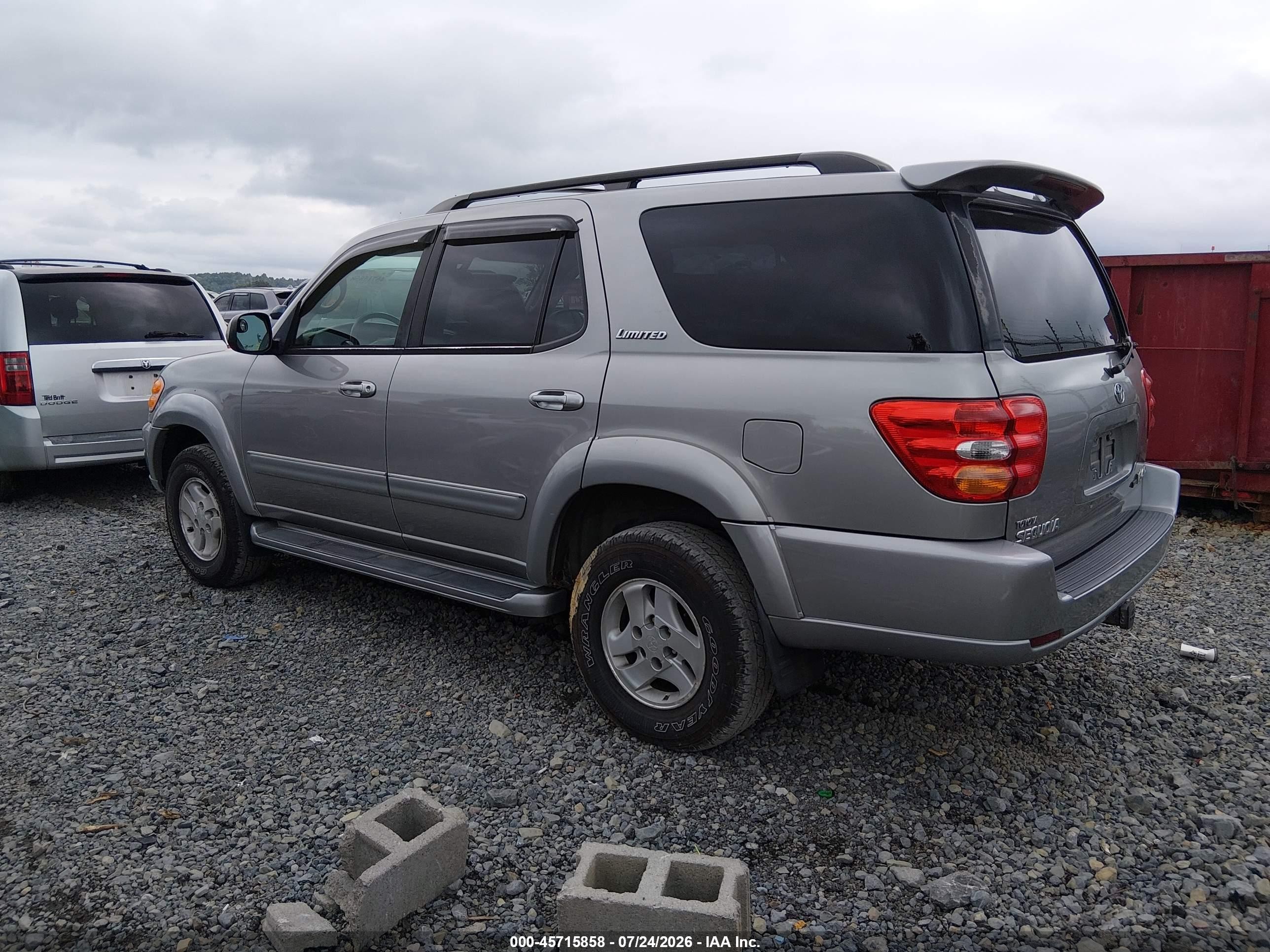 2002 Toyota Sequoia Limited V8 Silver vin: 5TDBT48AX2S117721