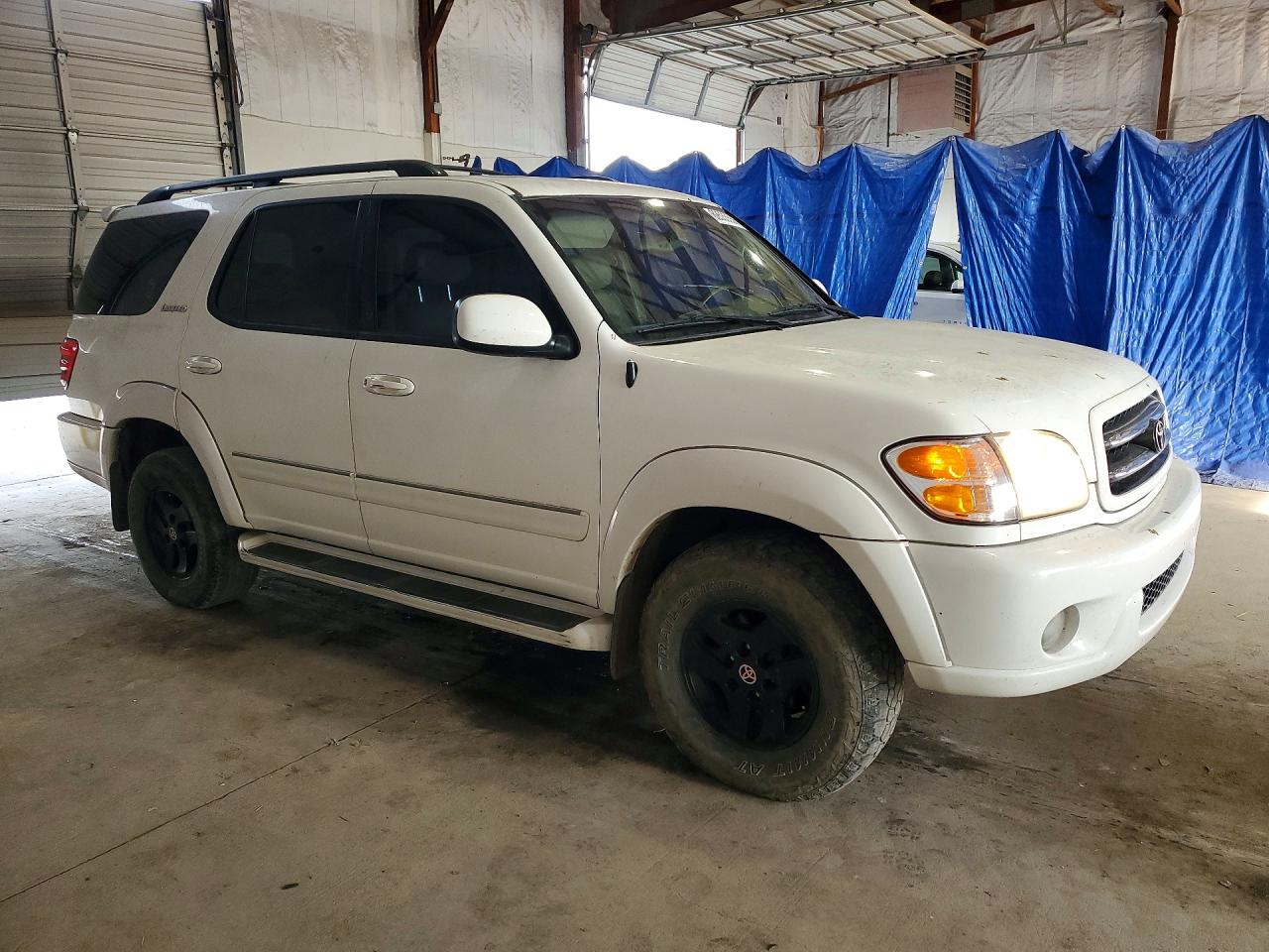 2002 Toyota Sequoia Limited White vin: 5TDBT48AX2S118142