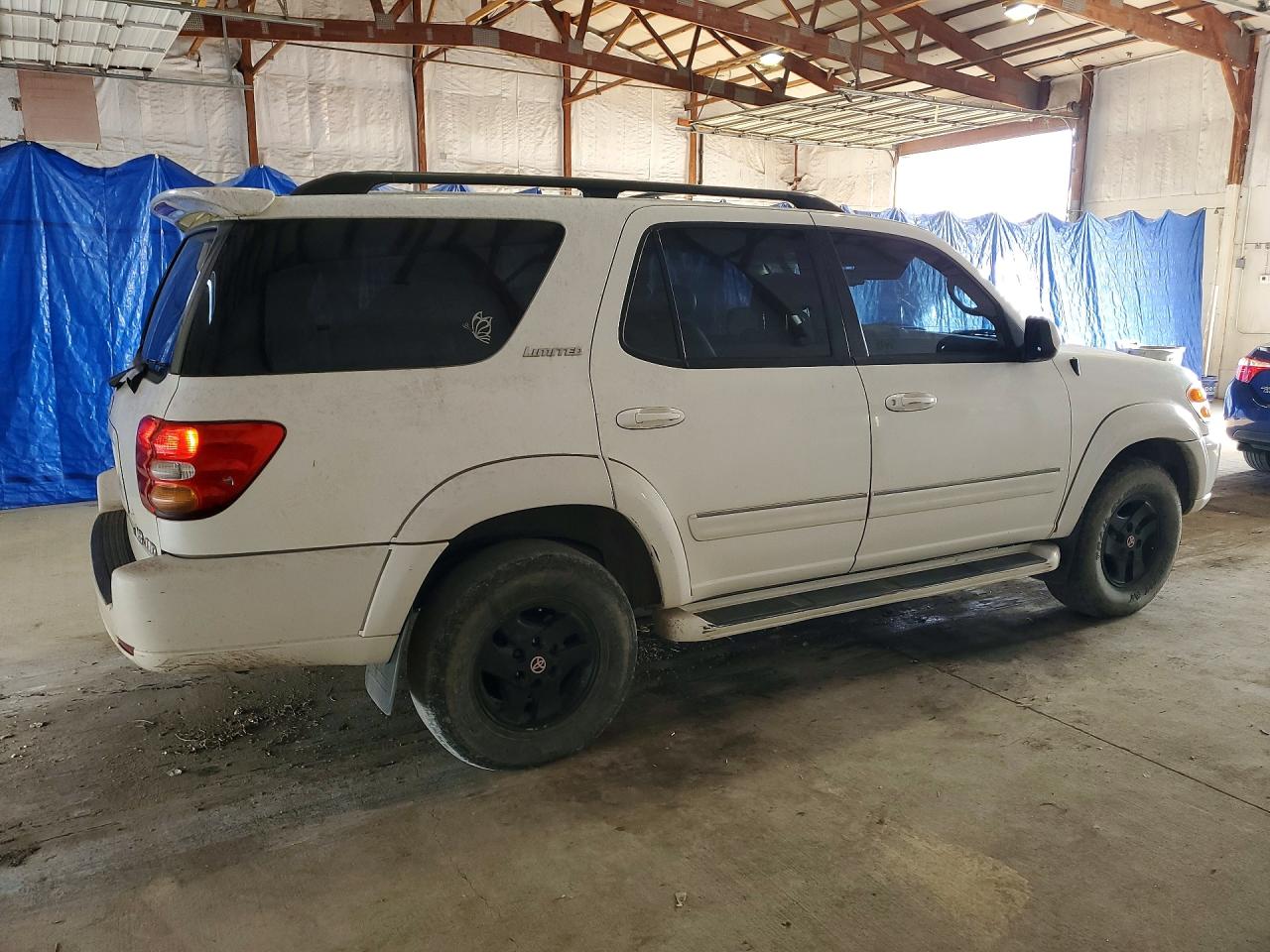 2002 Toyota Sequoia Limited White vin: 5TDBT48AX2S118142