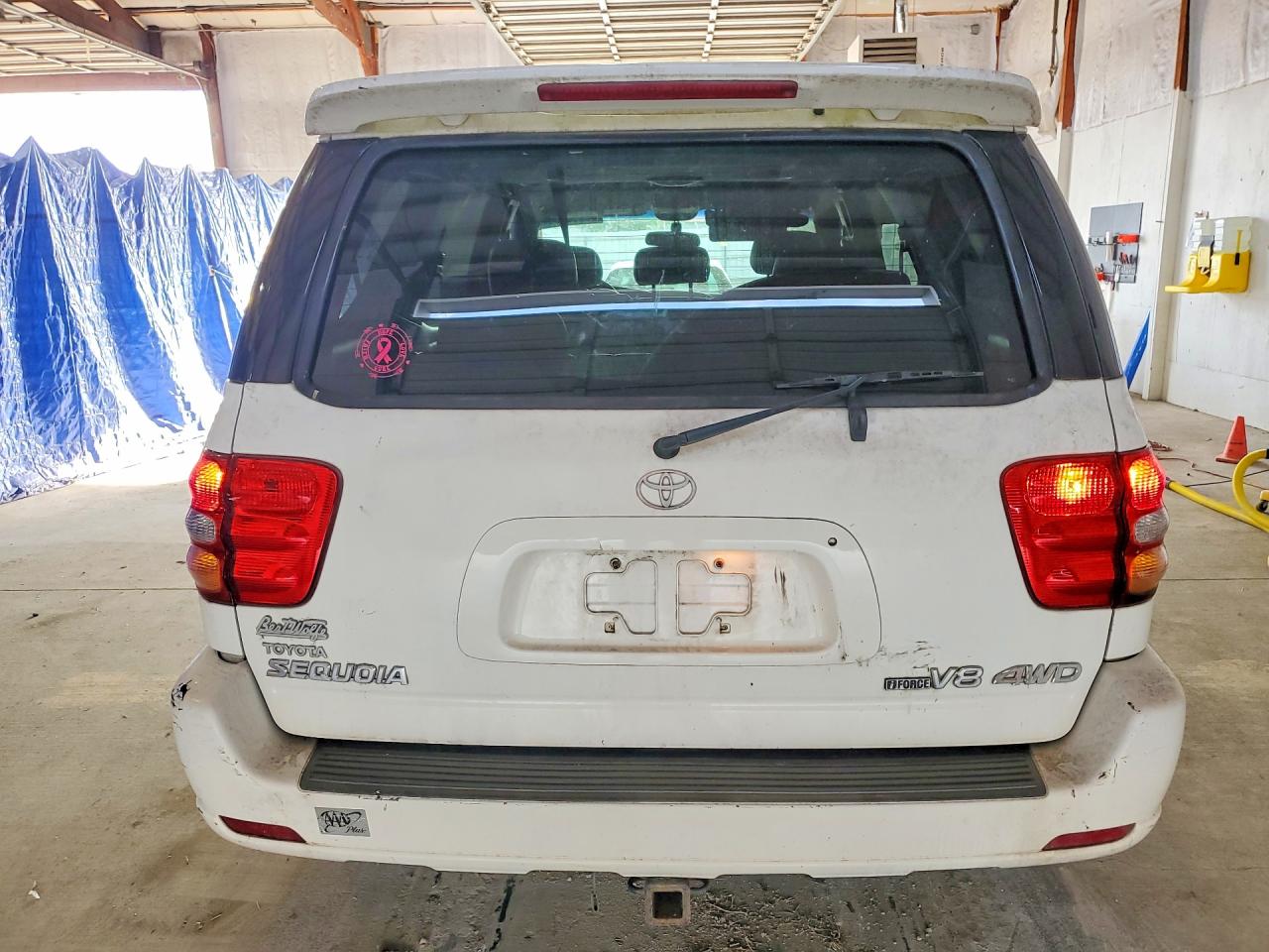 2002 Toyota Sequoia Limited White vin: 5TDBT48AX2S118142