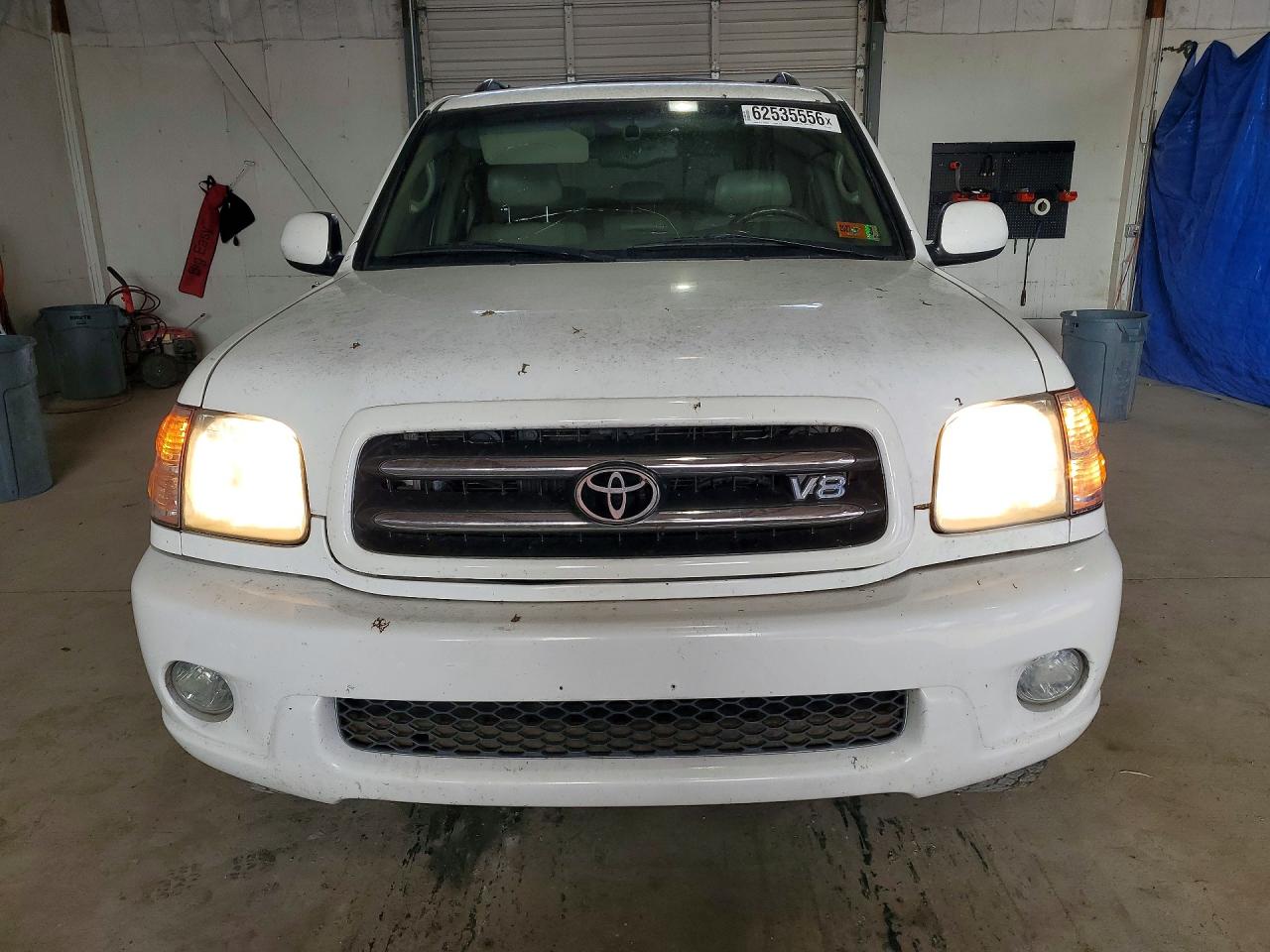 2002 Toyota Sequoia Limited White vin: 5TDBT48AX2S118142