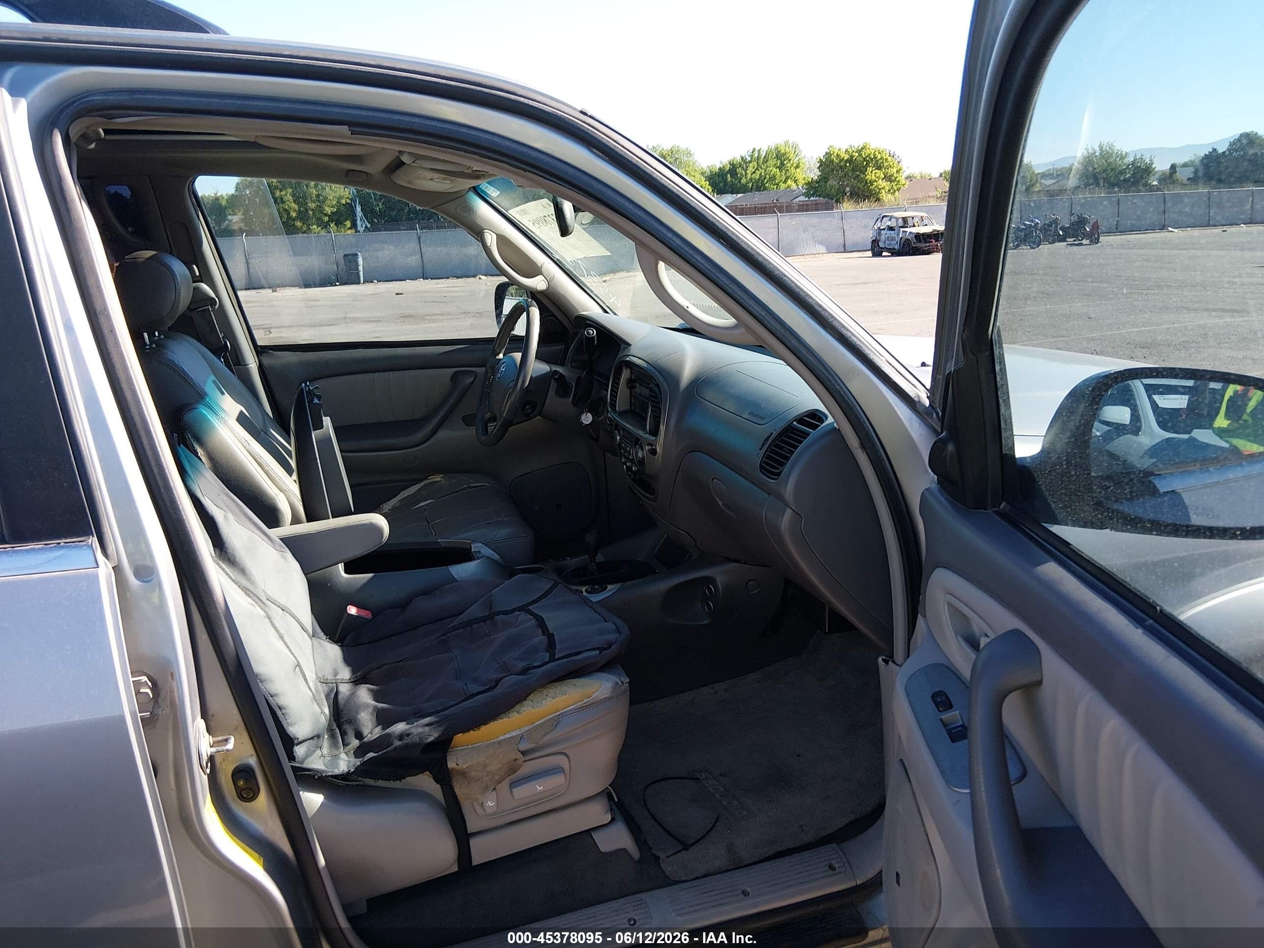 2003 Toyota Sequoia Limited V8 Gray vin: 5TDBT48AX3S160411