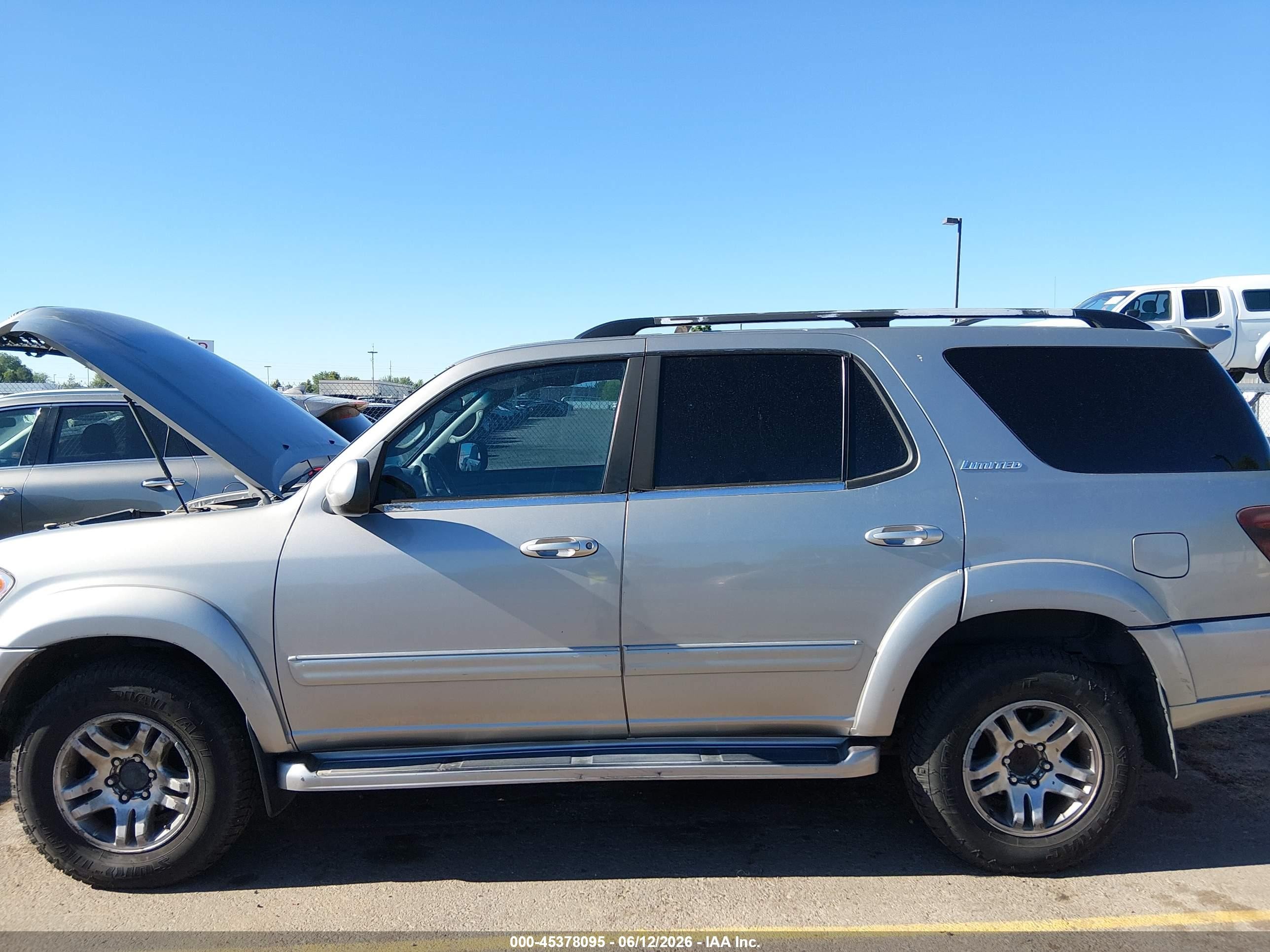 2003 Toyota Sequoia Limited V8 Gray vin: 5TDBT48AX3S160411