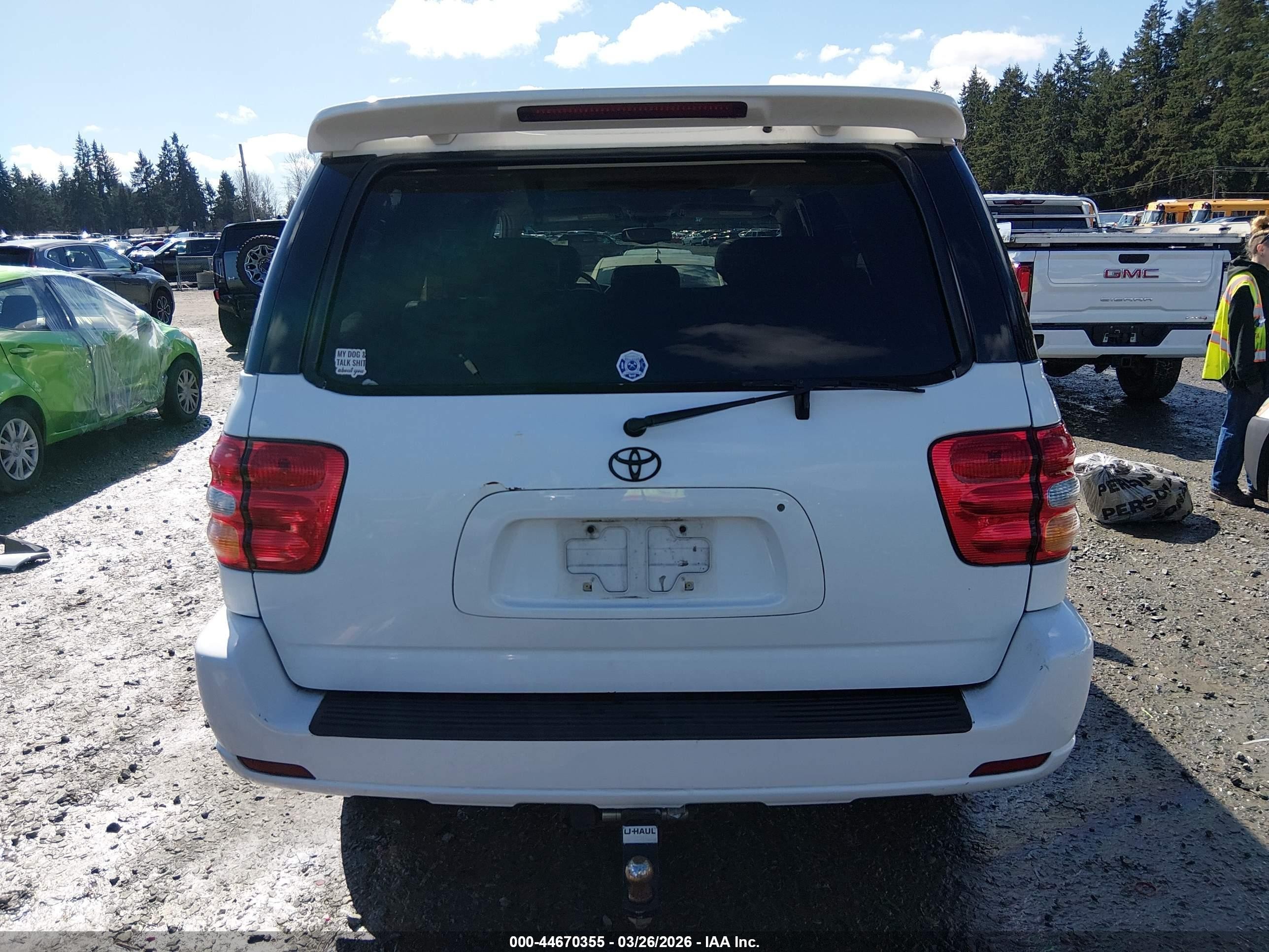 2004 Toyota Sequoia Limited V8 White vin: 5TDBT48AX4S211908
