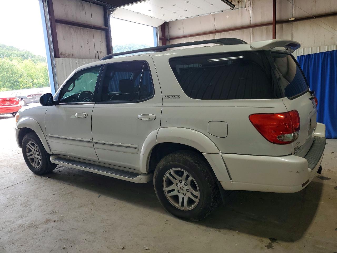 2005 Toyota Sequoia Limited White vin: 5TDBT48AX5S243081