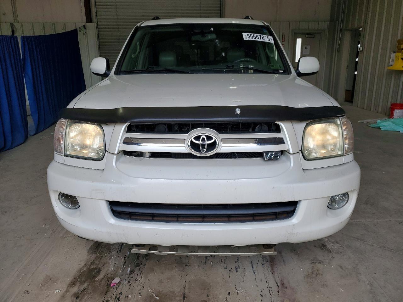 2005 Toyota Sequoia Limited White vin: 5TDBT48AX5S243081