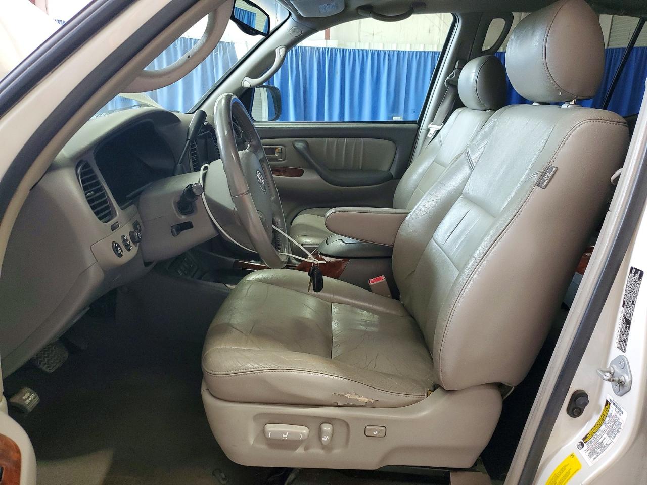 2005 Toyota Sequoia Limited White vin: 5TDBT48AX5S243081