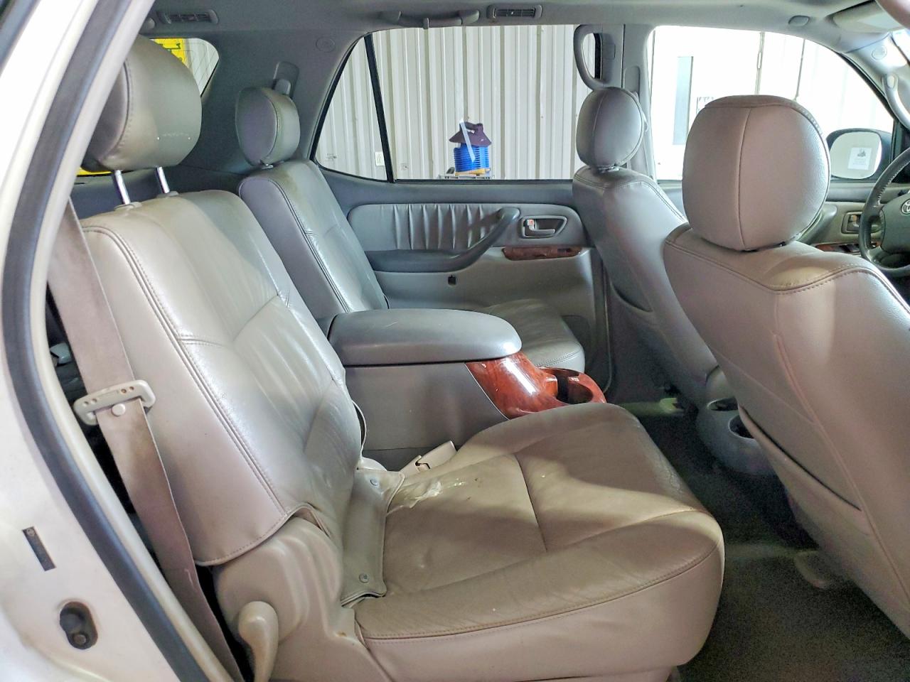 2005 Toyota Sequoia Limited White vin: 5TDBT48AX5S243081