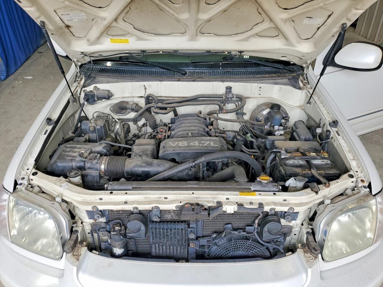 2005 Toyota Sequoia Limited White vin: 5TDBT48AX5S243081