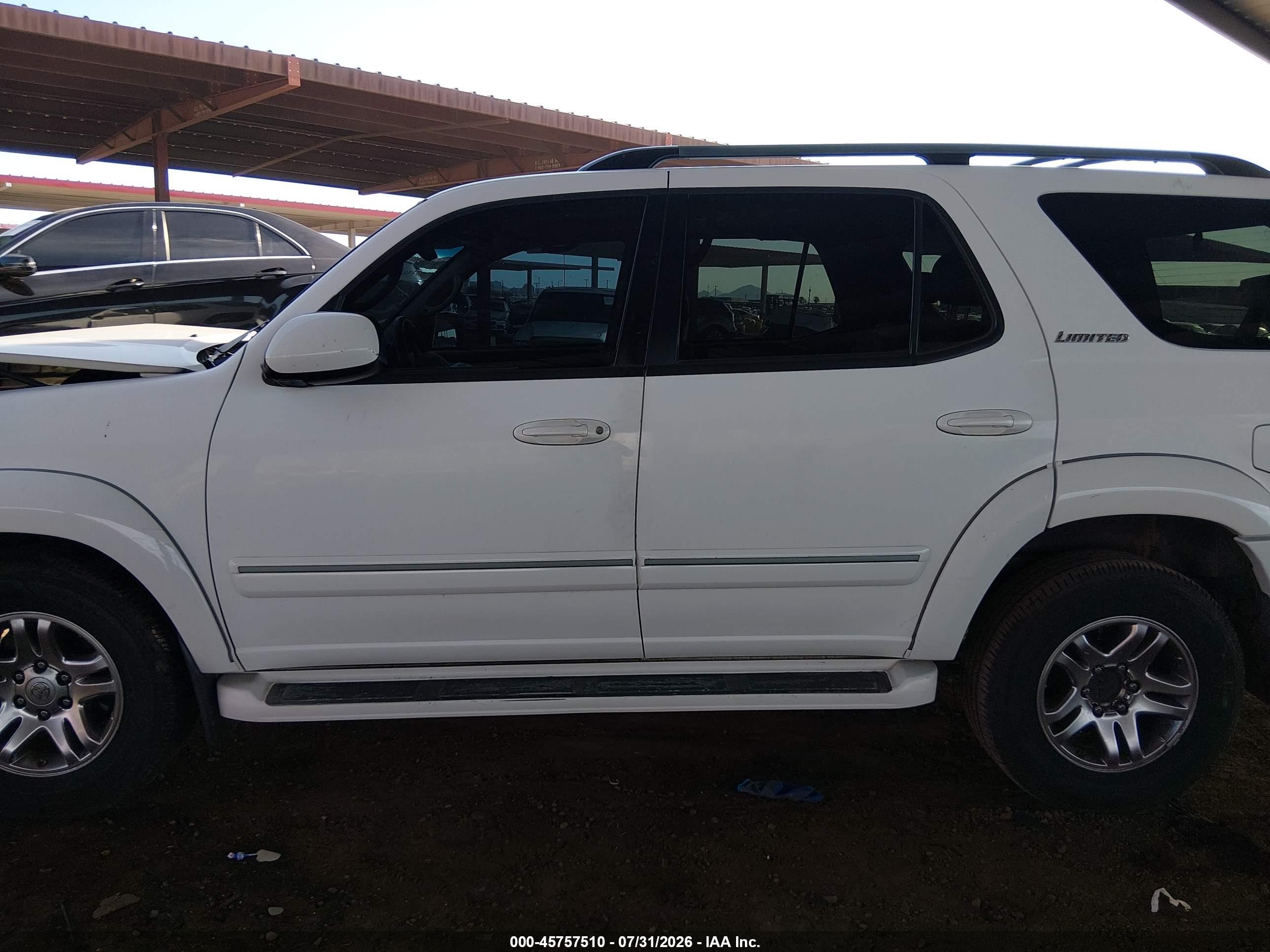 2005 Toyota Sequoia Limited V8 White vin: 5TDBT48AX5S257742