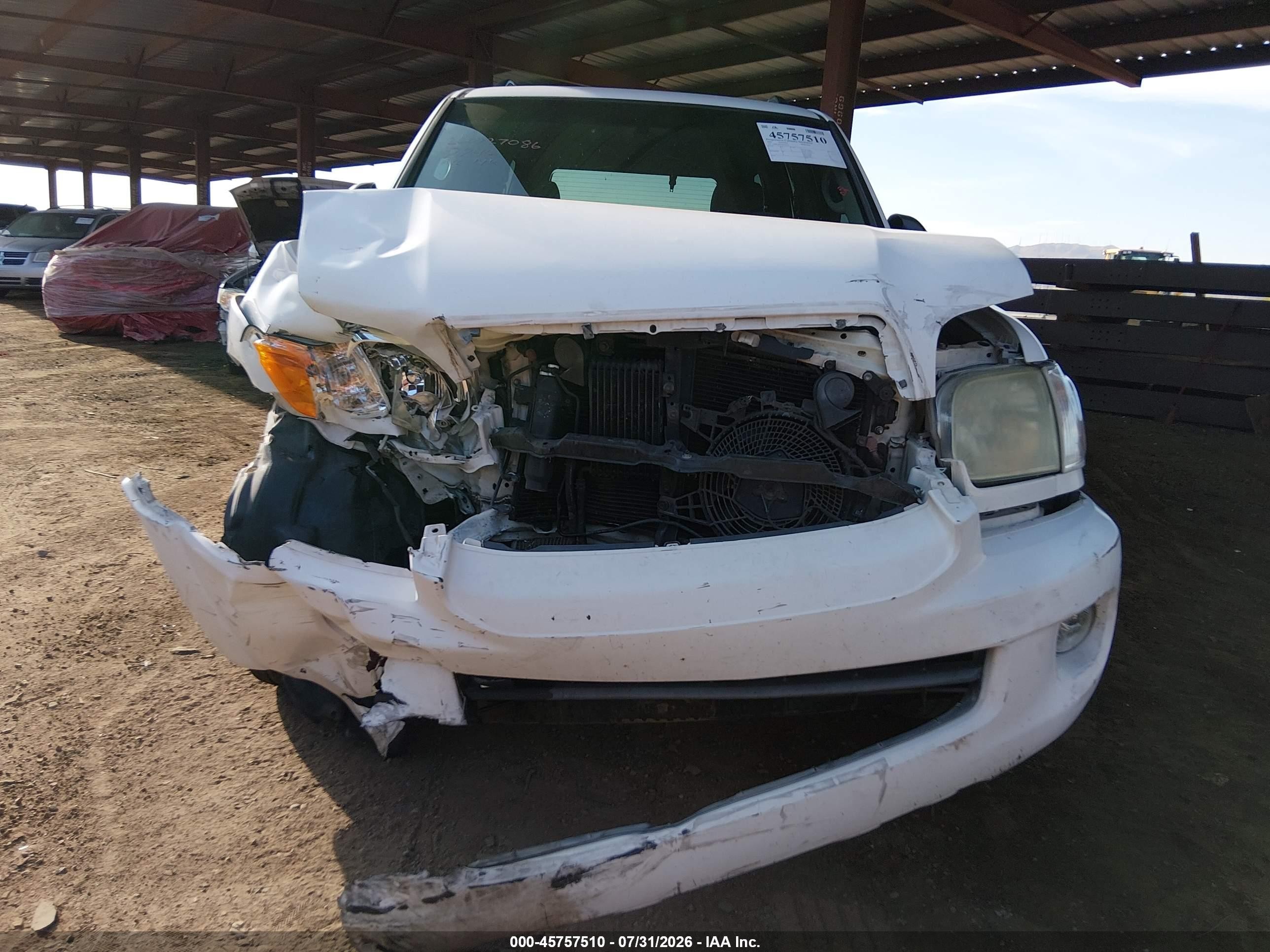 2005 Toyota Sequoia Limited V8 White vin: 5TDBT48AX5S257742