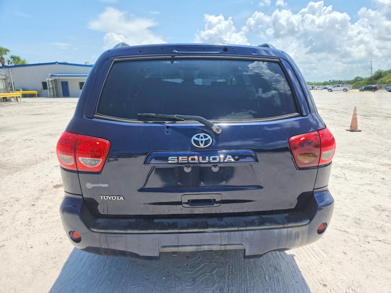 2009 Toyota Sequoia Sr5 Blue vin: 5TDBT64A19S000539