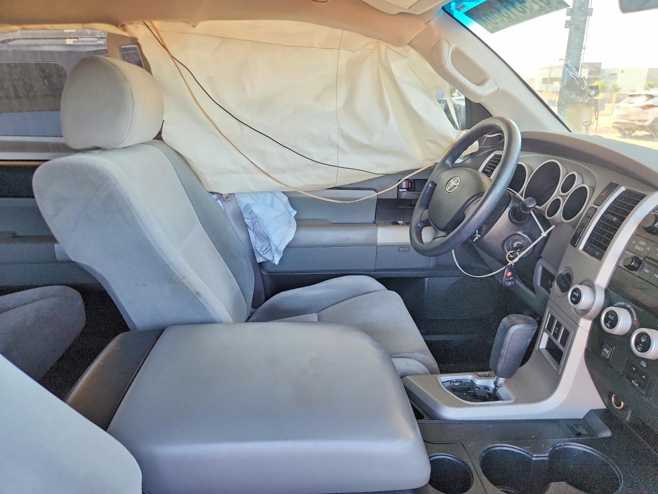 2009 Toyota Sequoia Sr5 White vin: 5TDBT64A99S001017