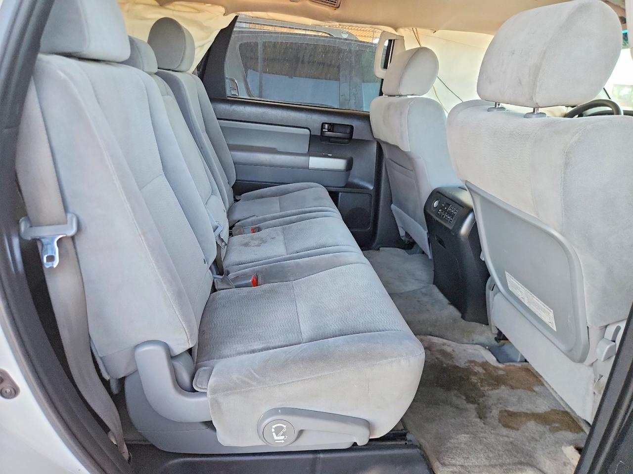 2009 Toyota Sequoia Sr5 White vin: 5TDBT64A99S001017
