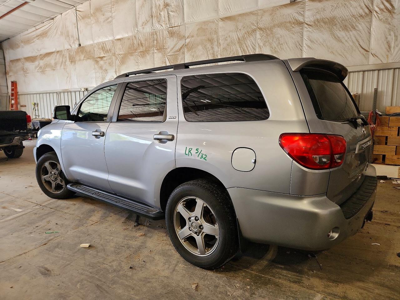 2013 Toyota Sequoia Sr5 Silver vin: 5TDBW5G14DS087147