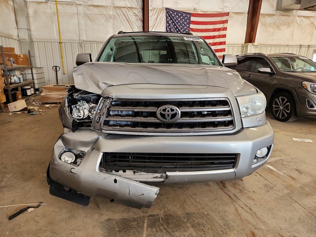 2013 Toyota Sequoia Sr5 Silver vin: 5TDBW5G14DS087147