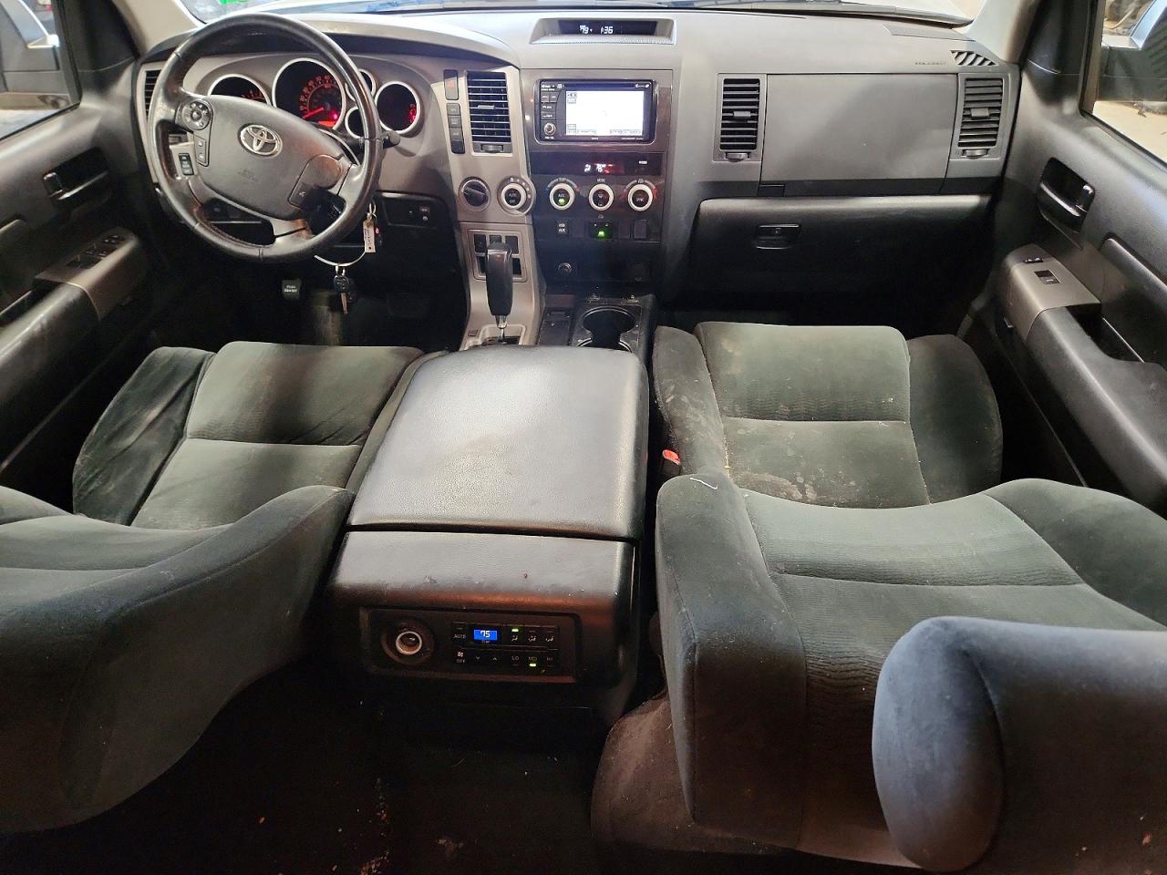 2013 Toyota Sequoia Sr5 Silver vin: 5TDBW5G14DS087147