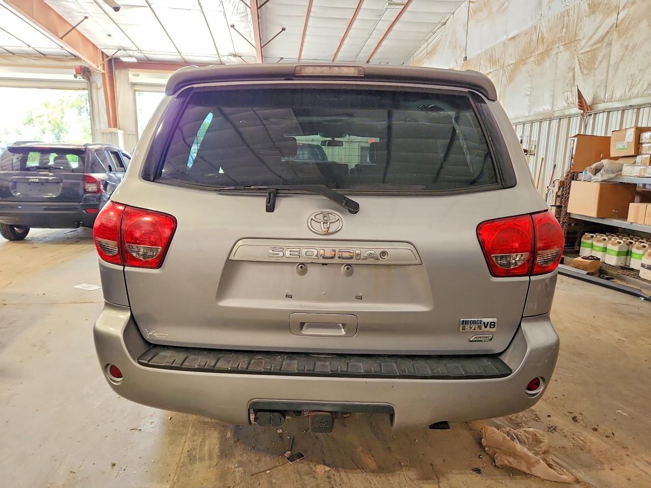 2013 Toyota Sequoia Sr5 Silver vin: 5TDBW5G14DS087147