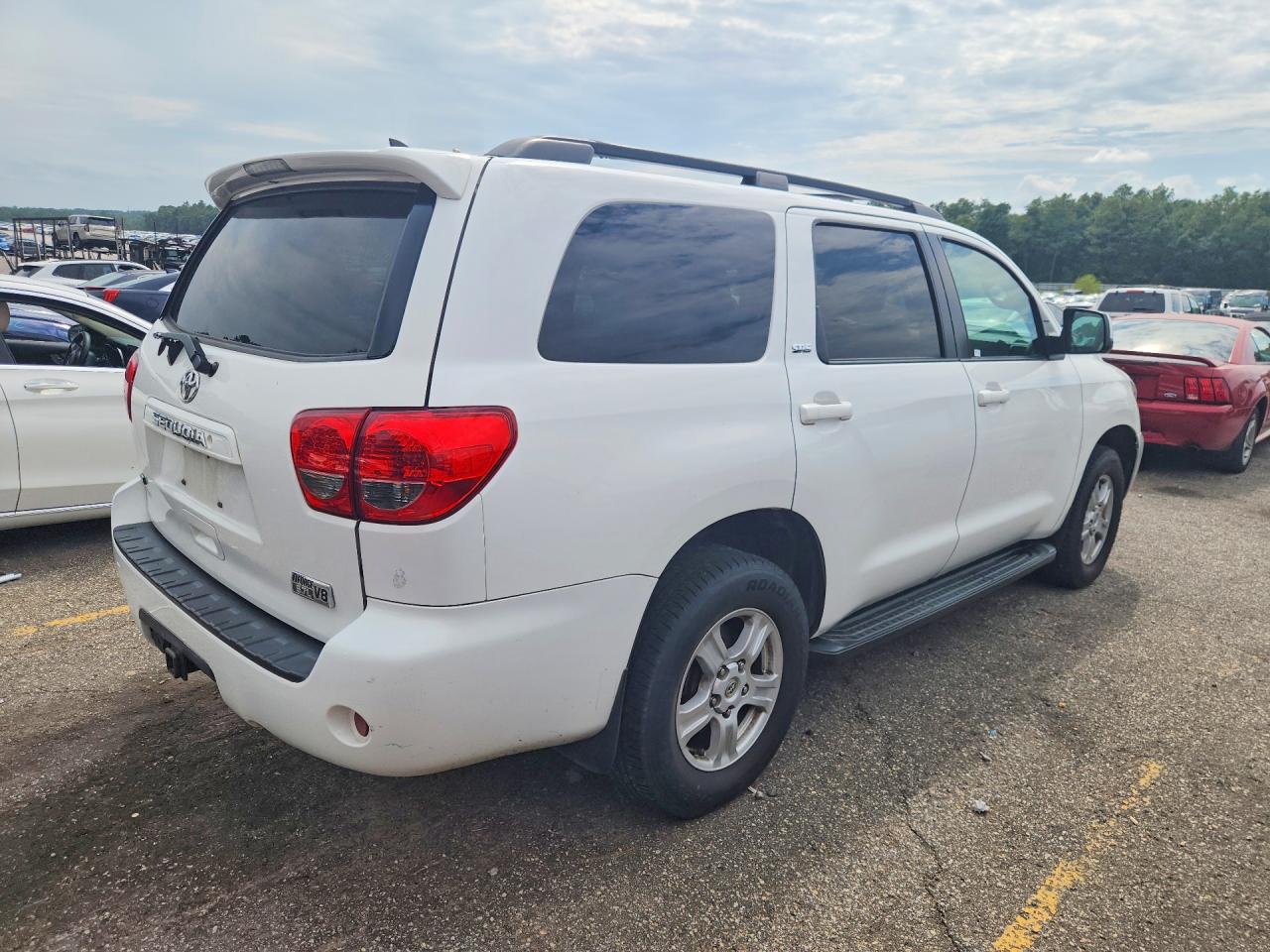 2015 Toyota Sequoia Sr5 White vin: 5TDBW5G14FS125365