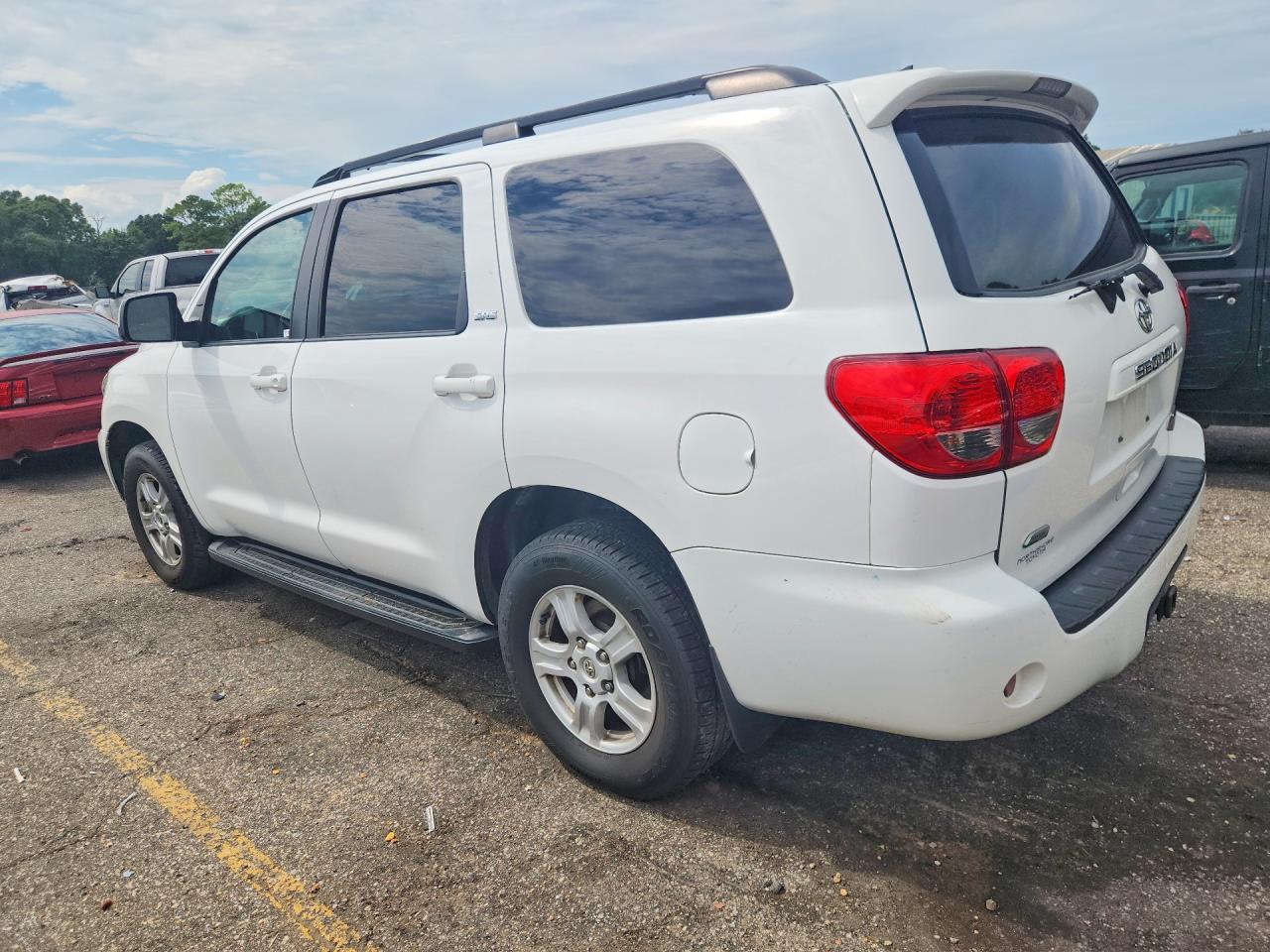 2015 Toyota Sequoia Sr5 White vin: 5TDBW5G14FS125365