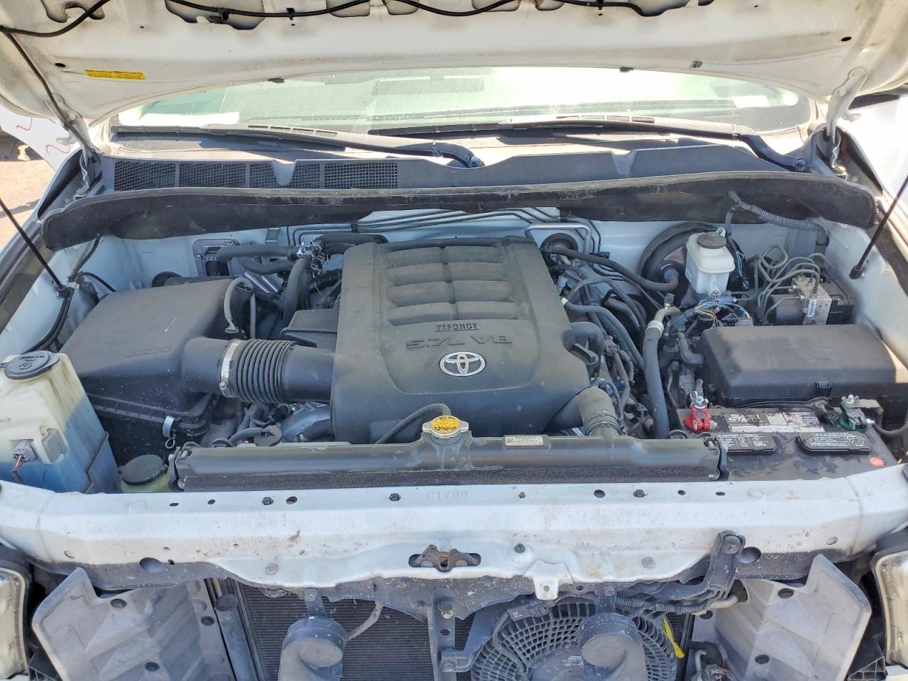 2013 Toyota Sequoia Sr5 White vin: 5TDBY5G10DS086068