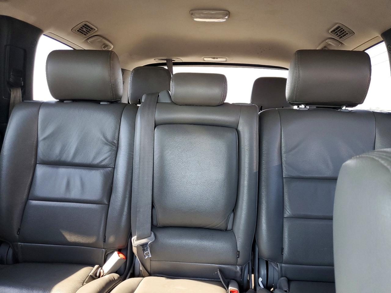 2013 Toyota Sequoia Sr5 White vin: 5TDBY5G11DS075063