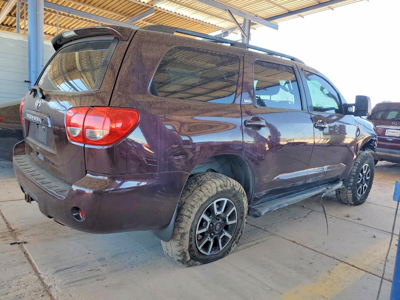 2013 Toyota Sequoia Sr5 Maroon vin: 5TDBY5G14DS075025