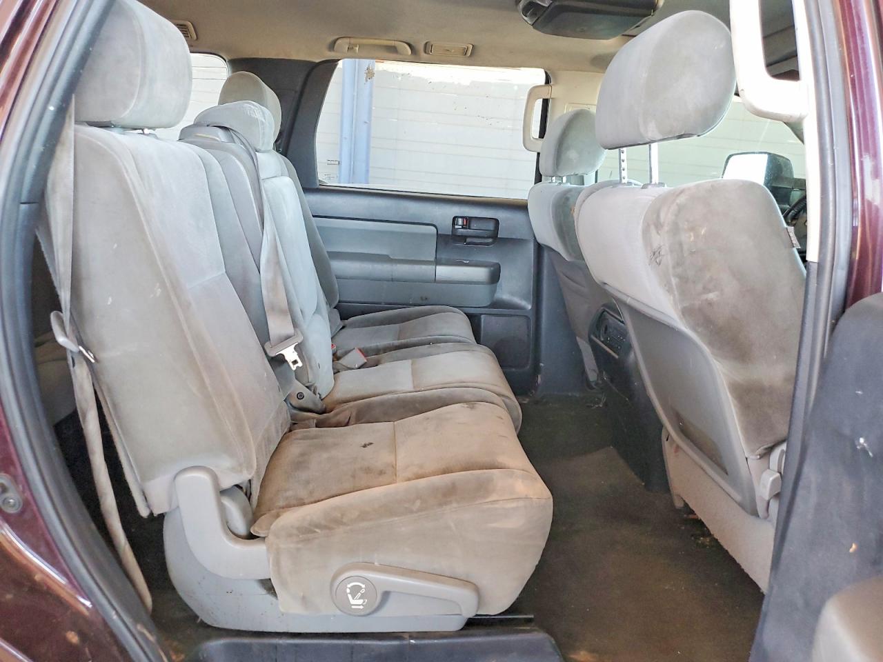 2013 Toyota Sequoia Sr5 Maroon vin: 5TDBY5G14DS075025