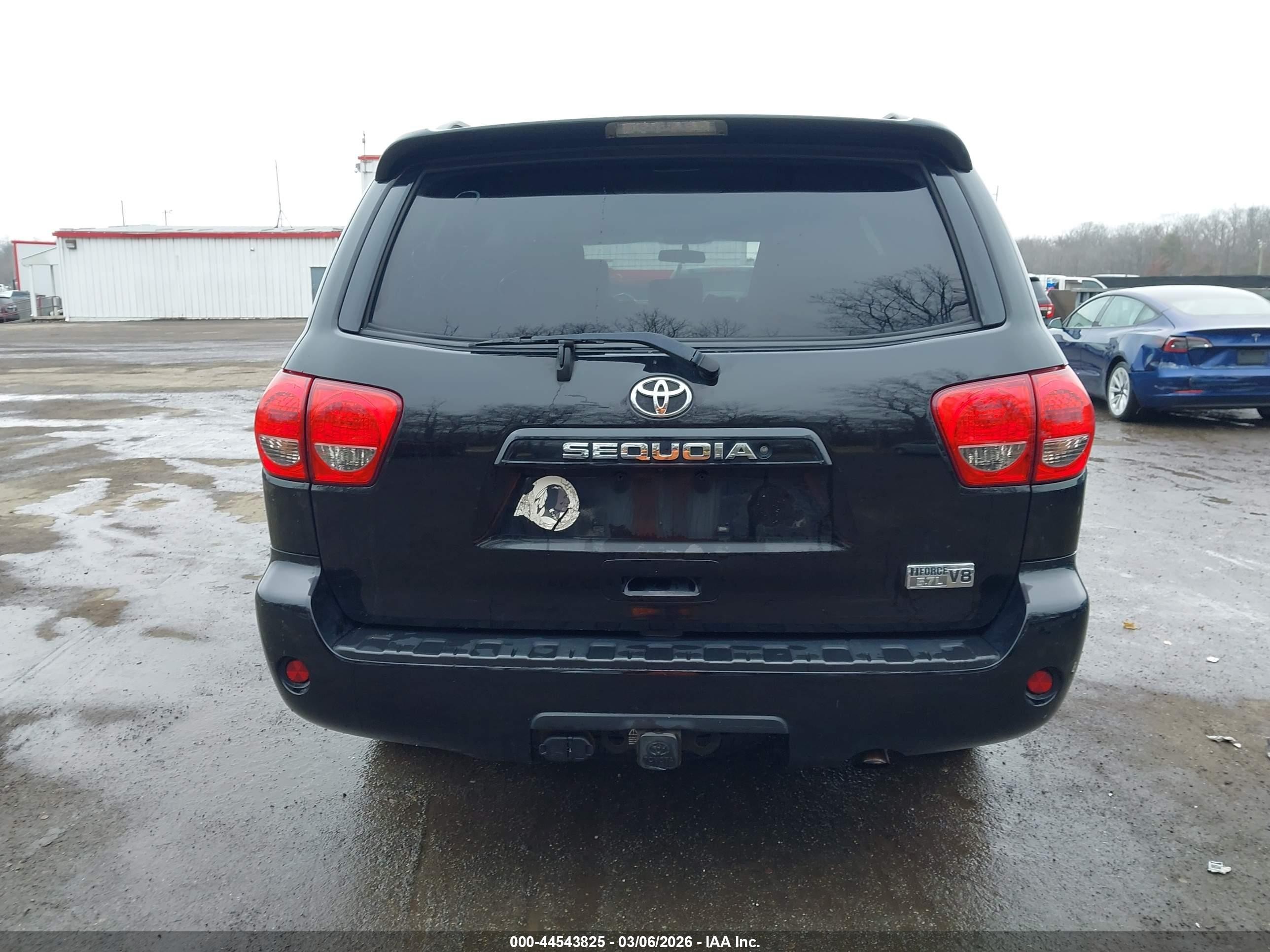 2013 Toyota Sequoia Sr5 5.7l V8 Black vin: 5TDBY5G16DS081117