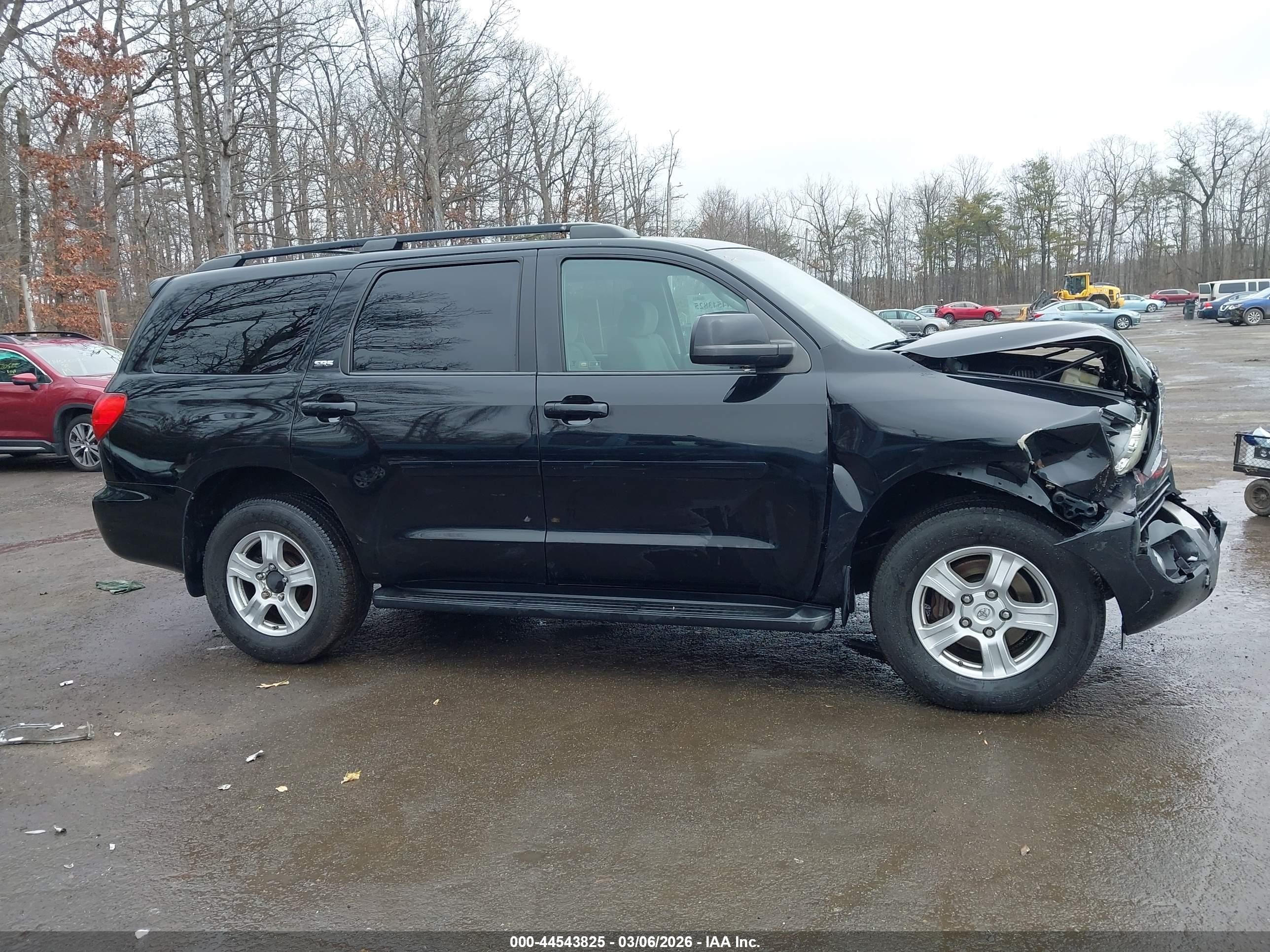 2013 Toyota Sequoia Sr5 5.7l V8 Black vin: 5TDBY5G16DS081117