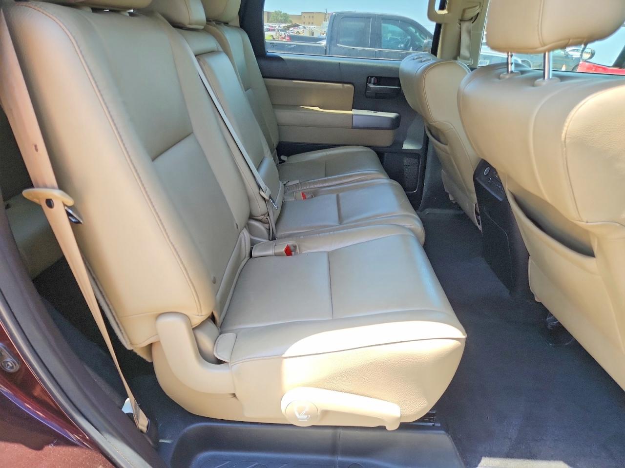 2015 Toyota Sequoia Sr5 Maroon vin: 5TDBY5G18FS112290